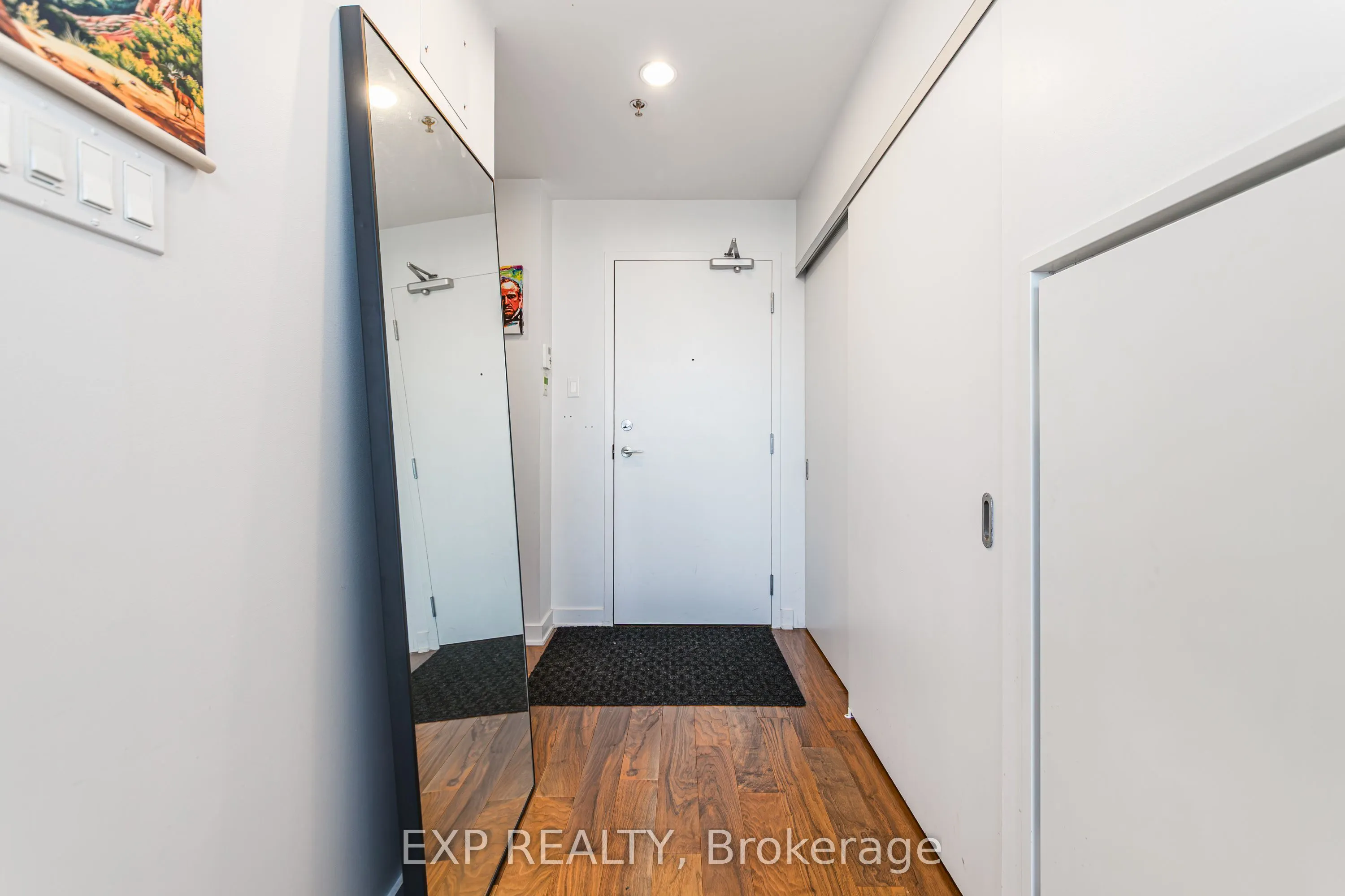 360 Mcleod Street #907