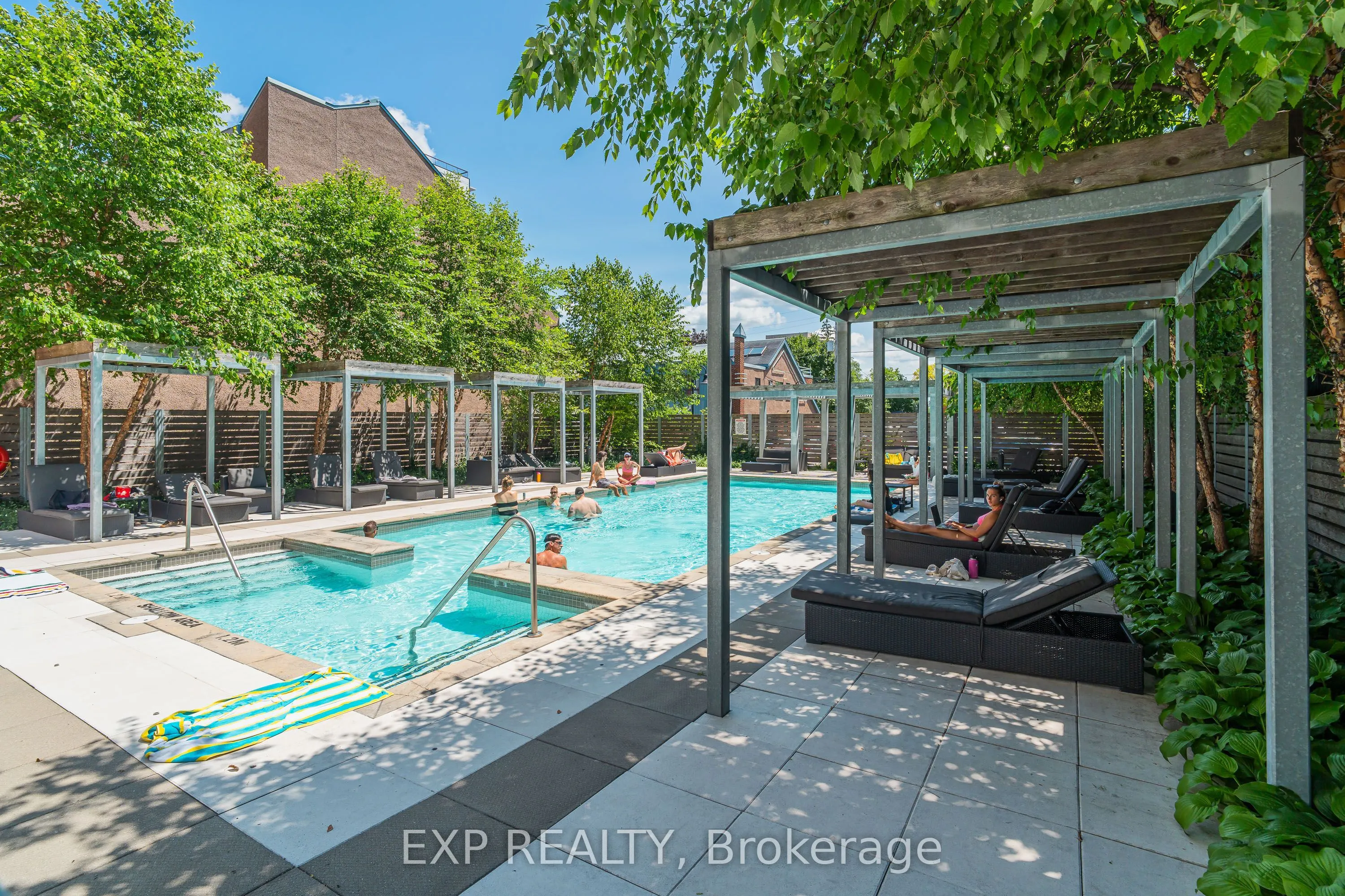 360 Mcleod Street #907