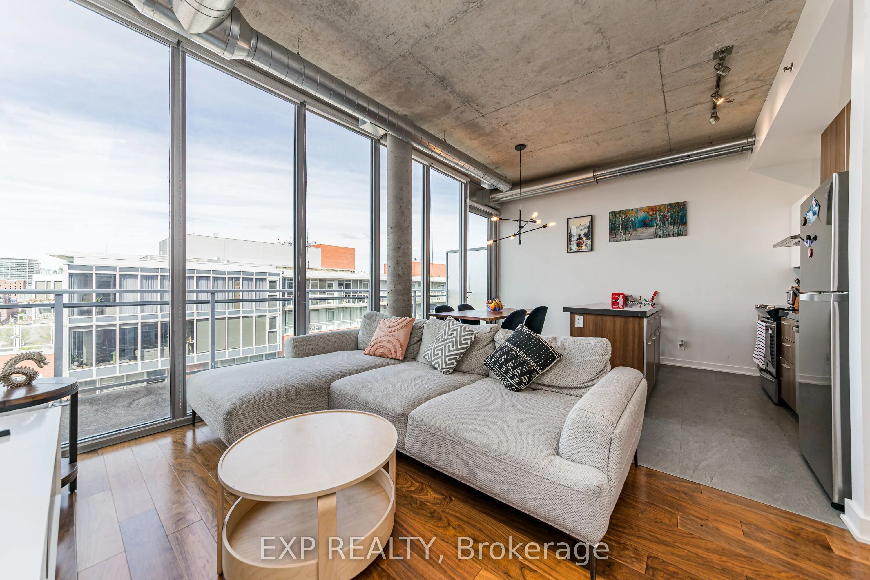 360 Mcleod Street #907