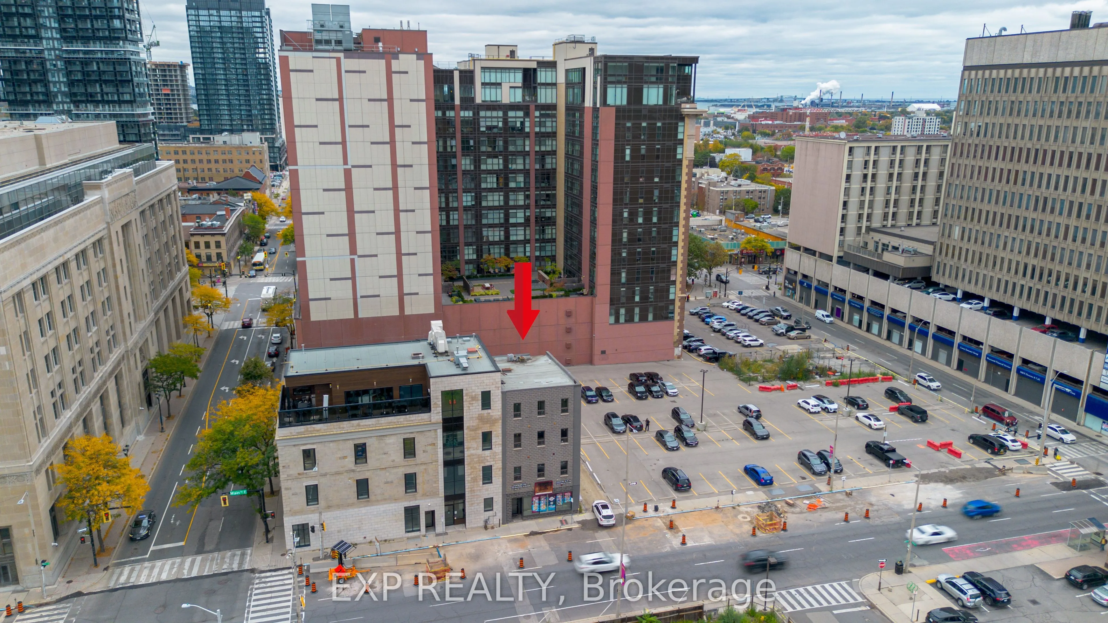 71 Main Street E