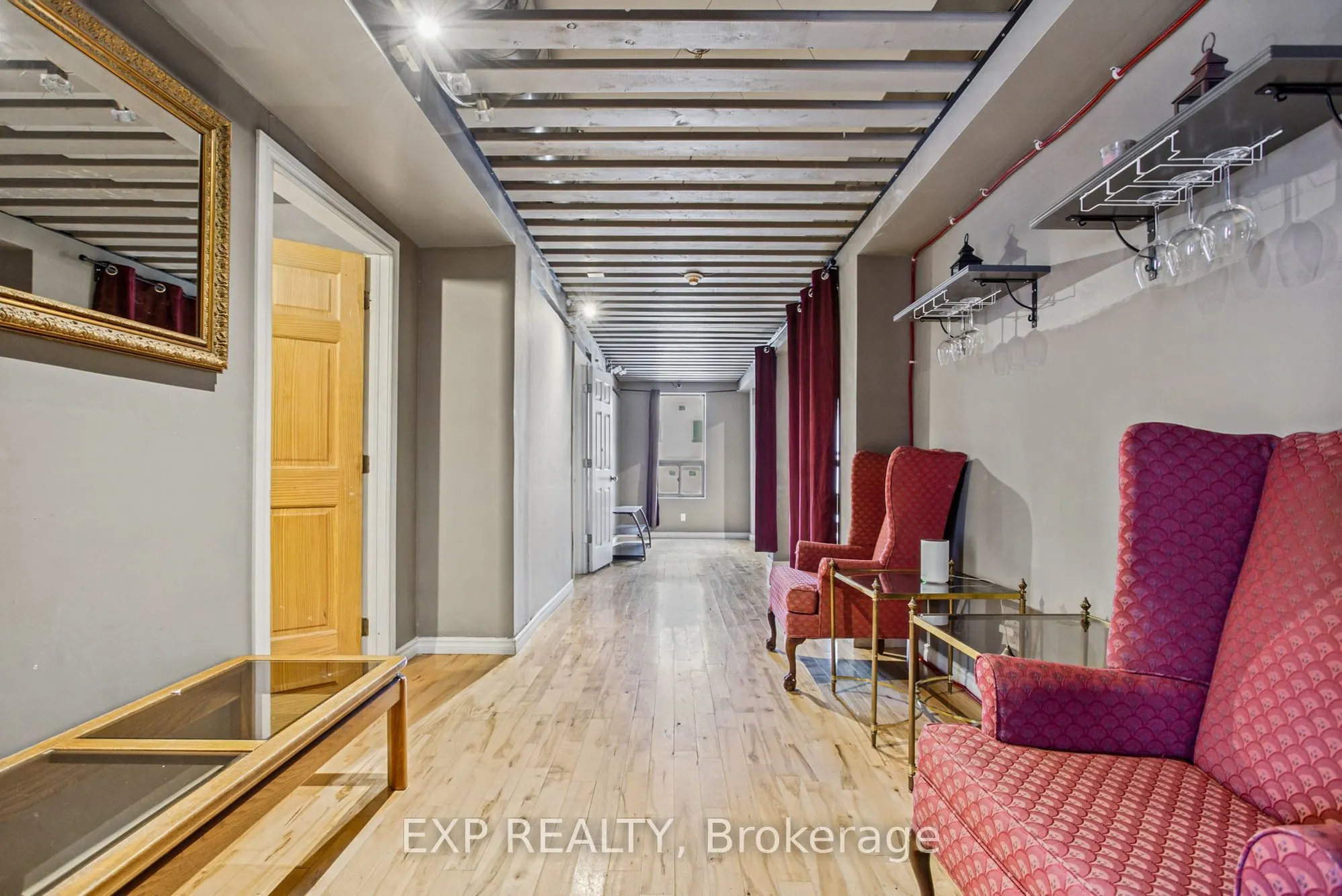 71 Main Street E