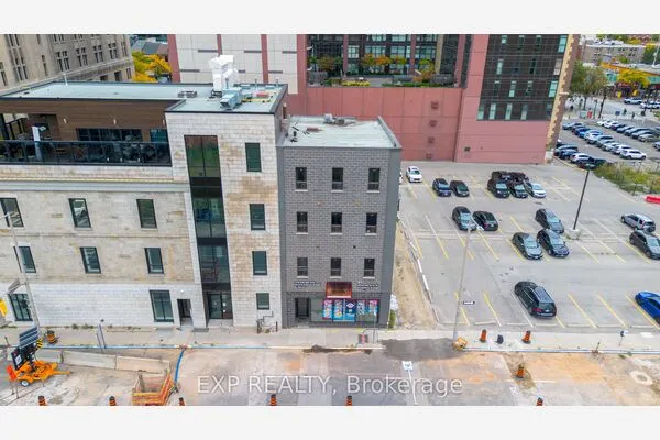 71 Main Street E