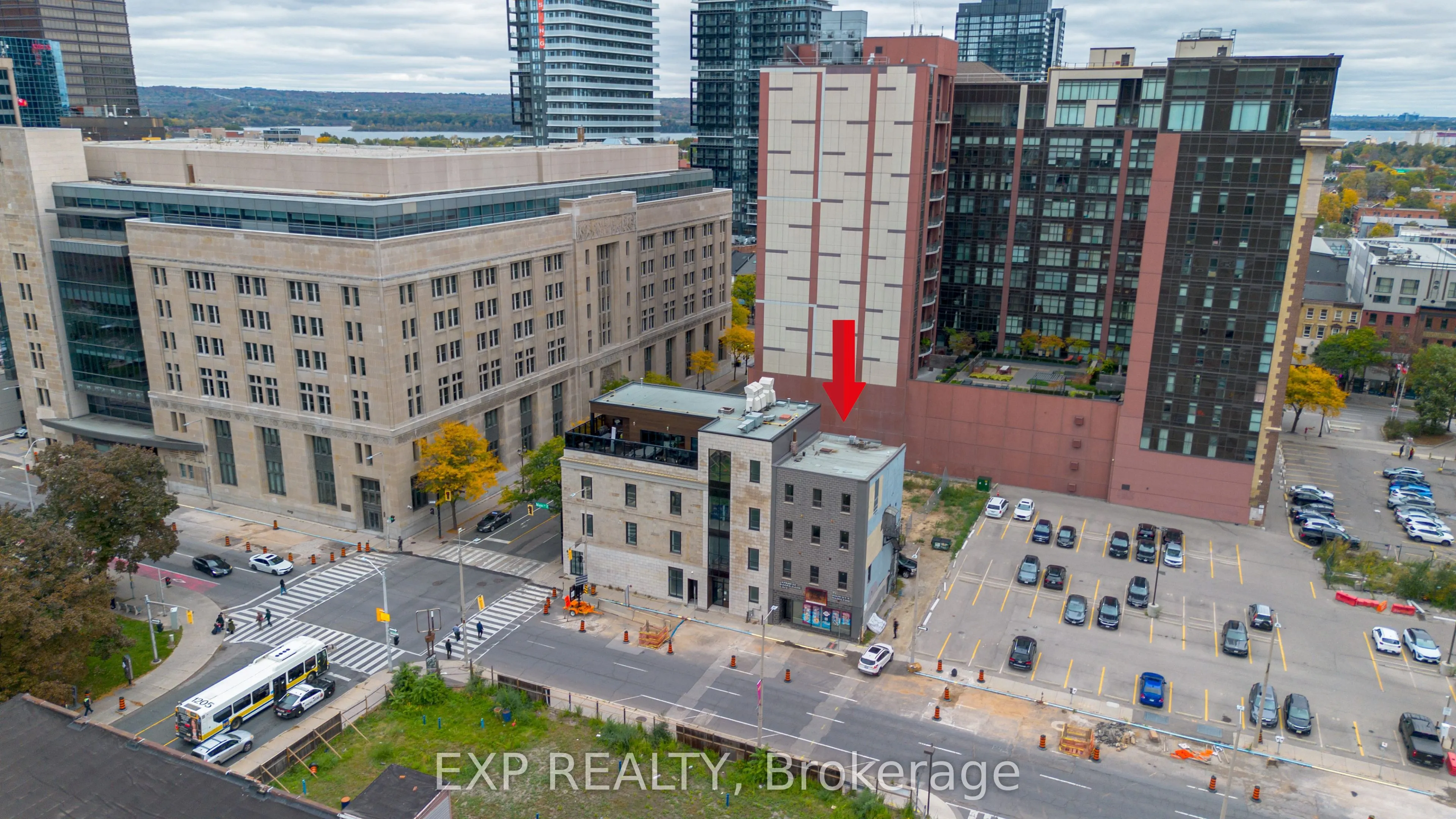 71 Main Street E
