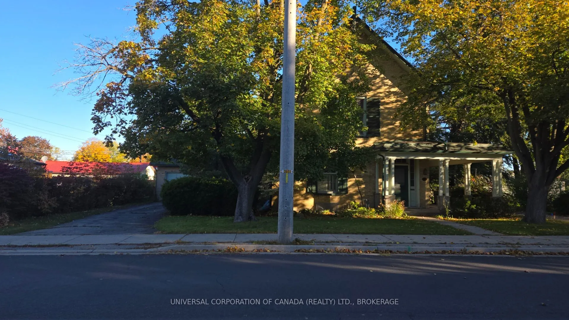 103 Sydenham Street W