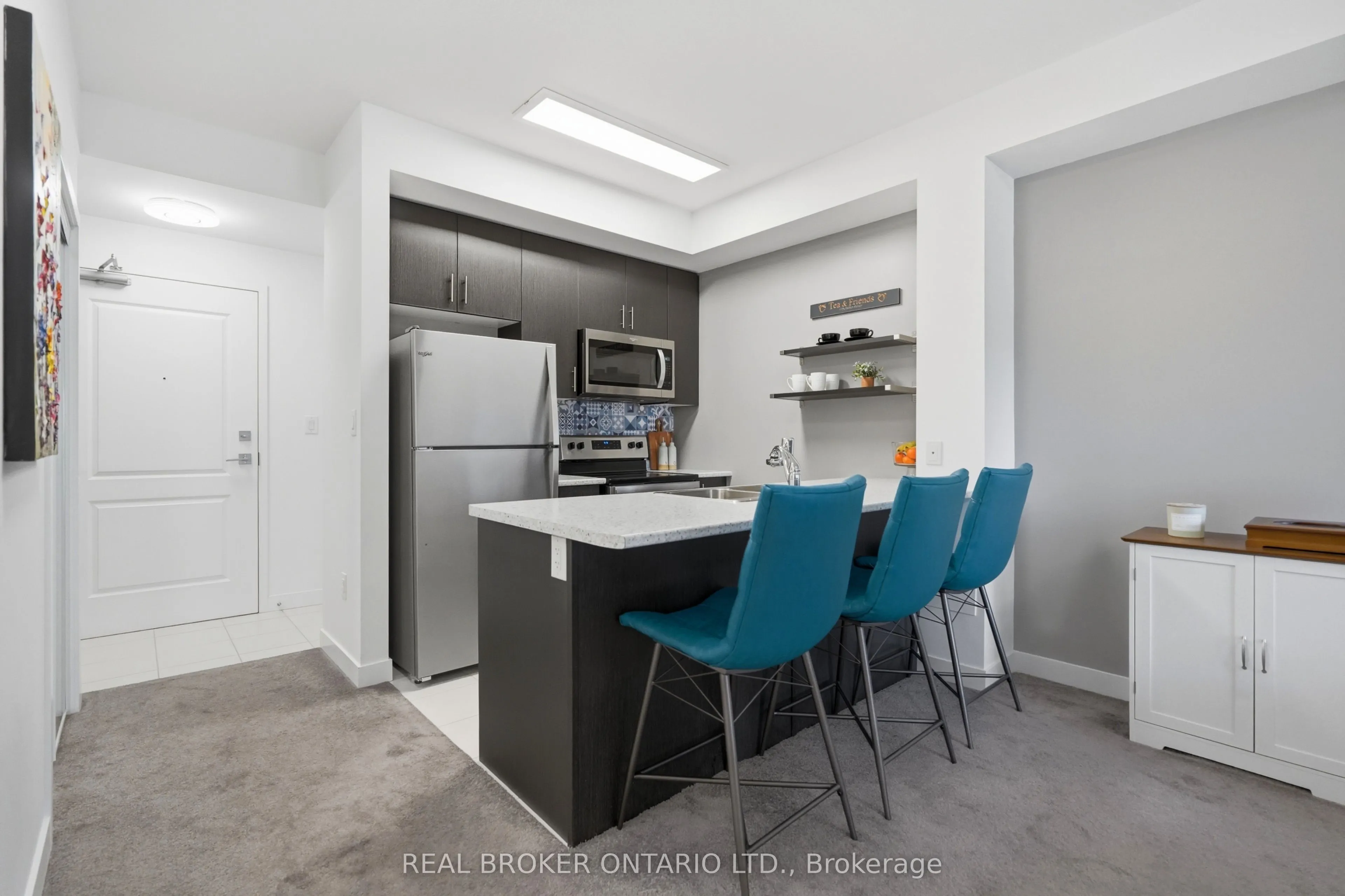 450 Dundas Street E #425