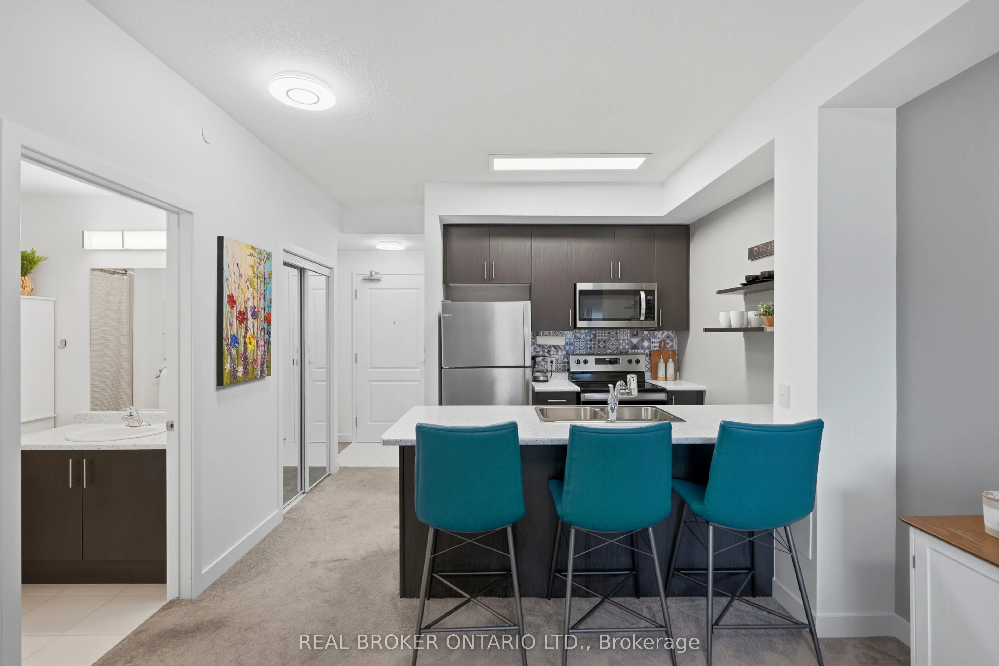 450 Dundas Street E #425