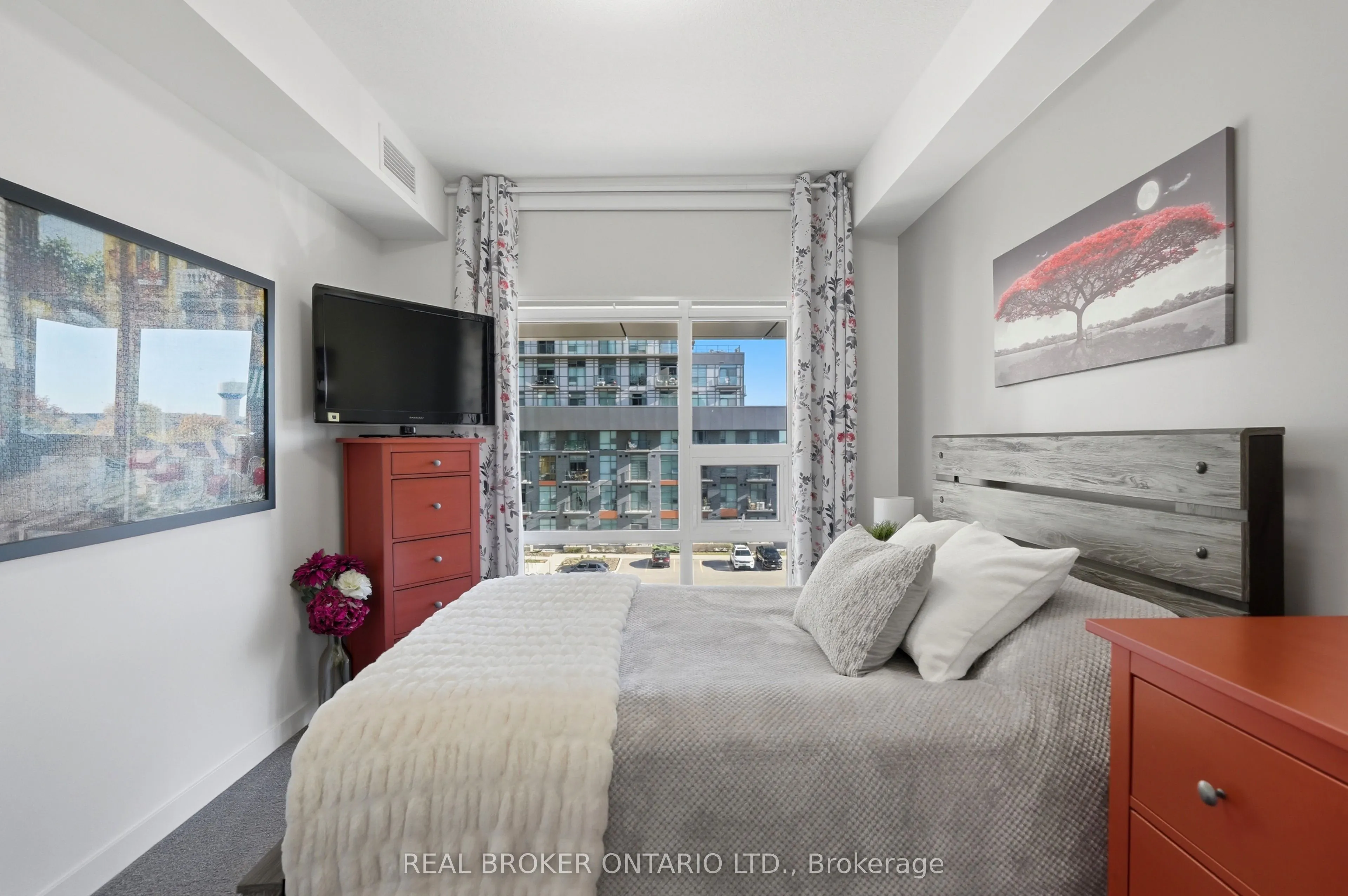 450 Dundas Street E #425