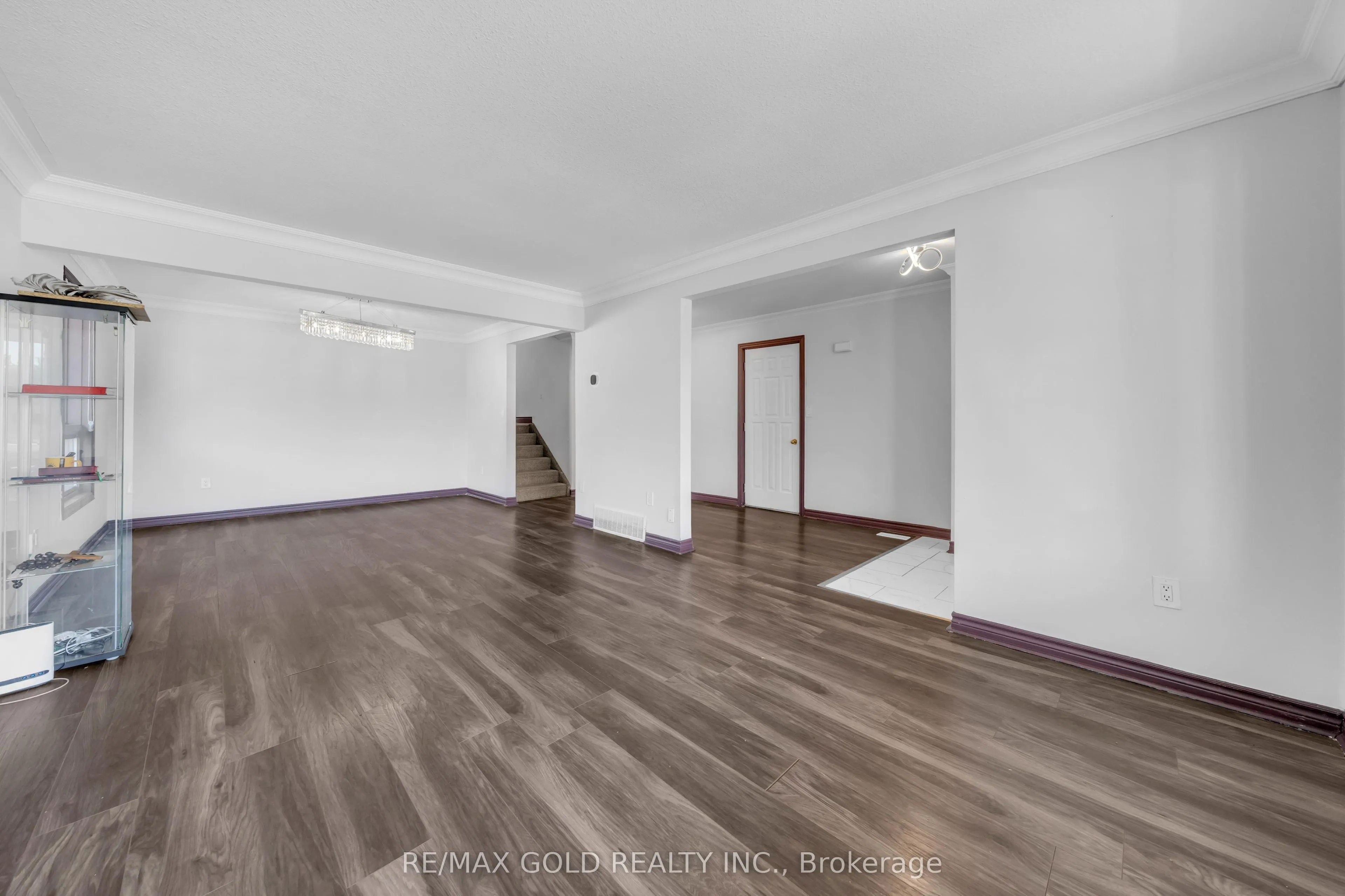 7651 Swan Street