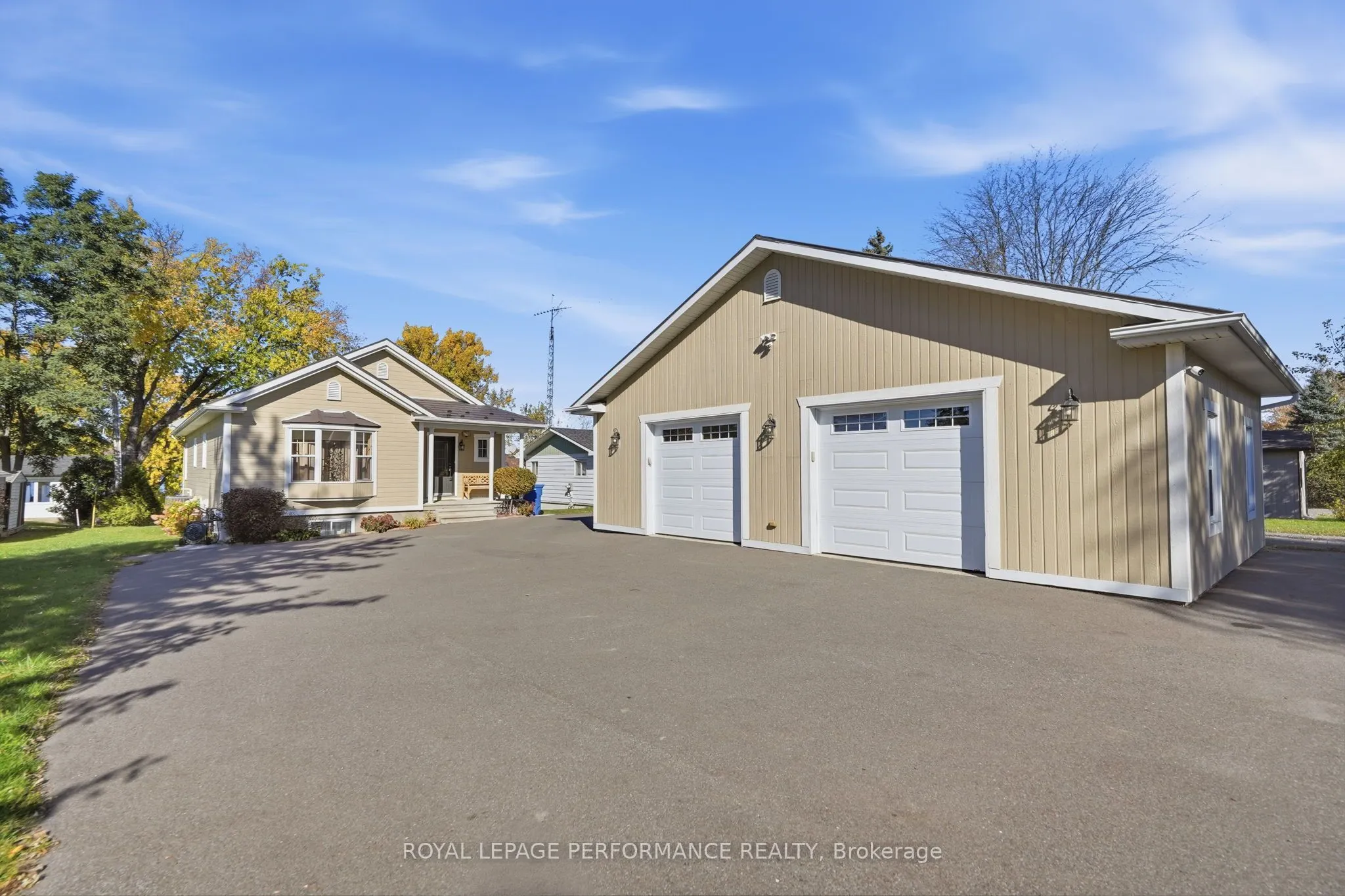2204 Bay Road