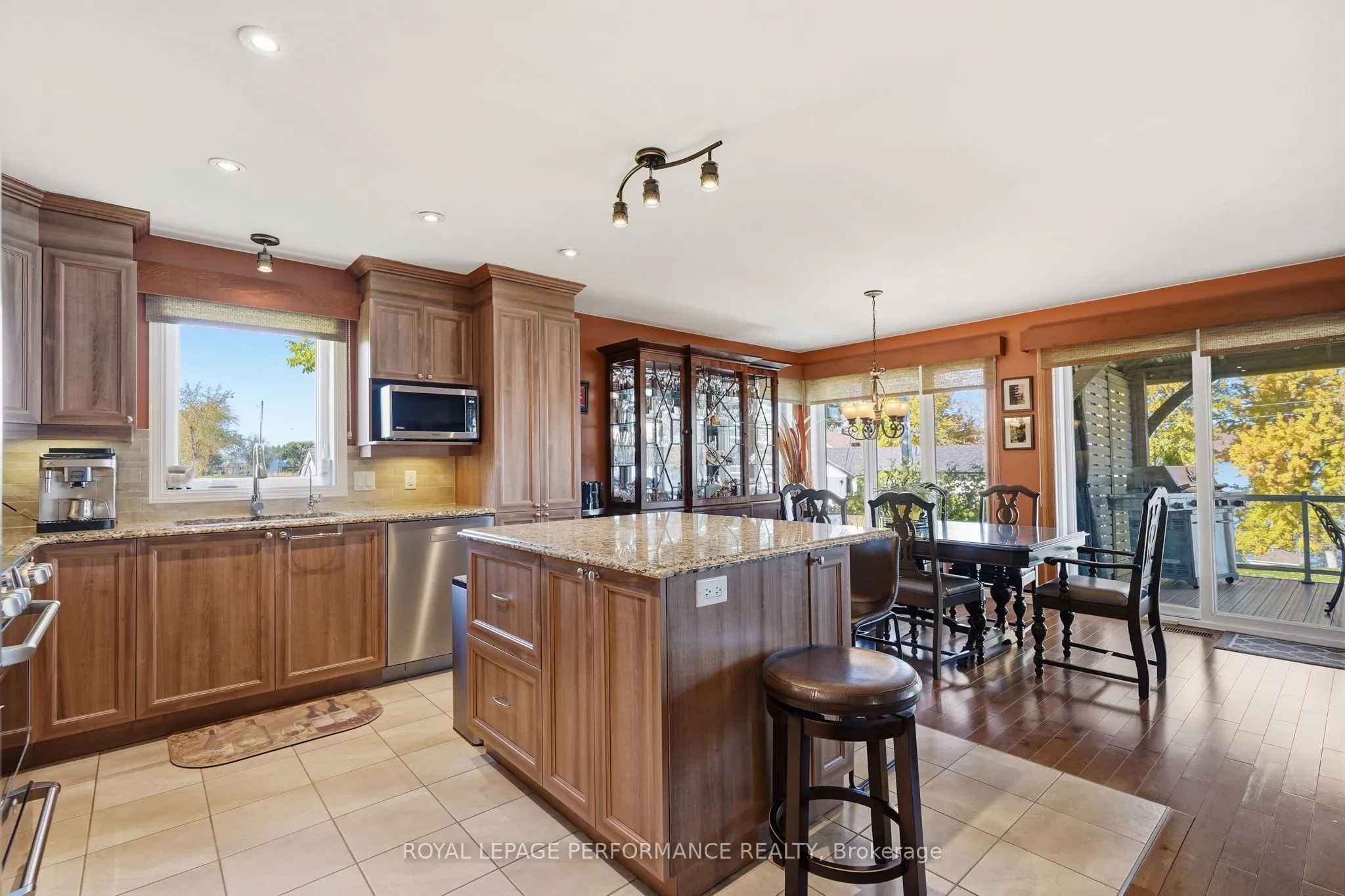 2204 Bay Road