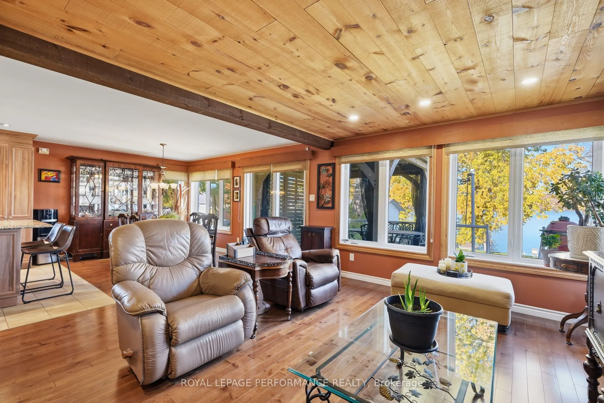 2204 Bay Road