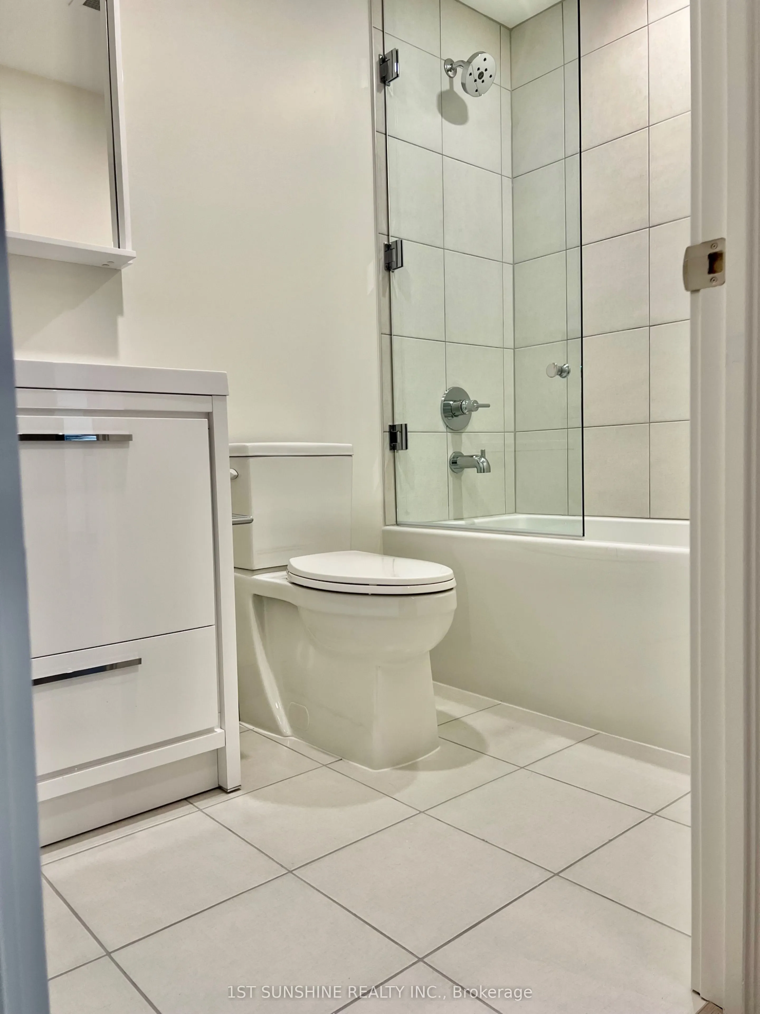 212 King William Street #1112
