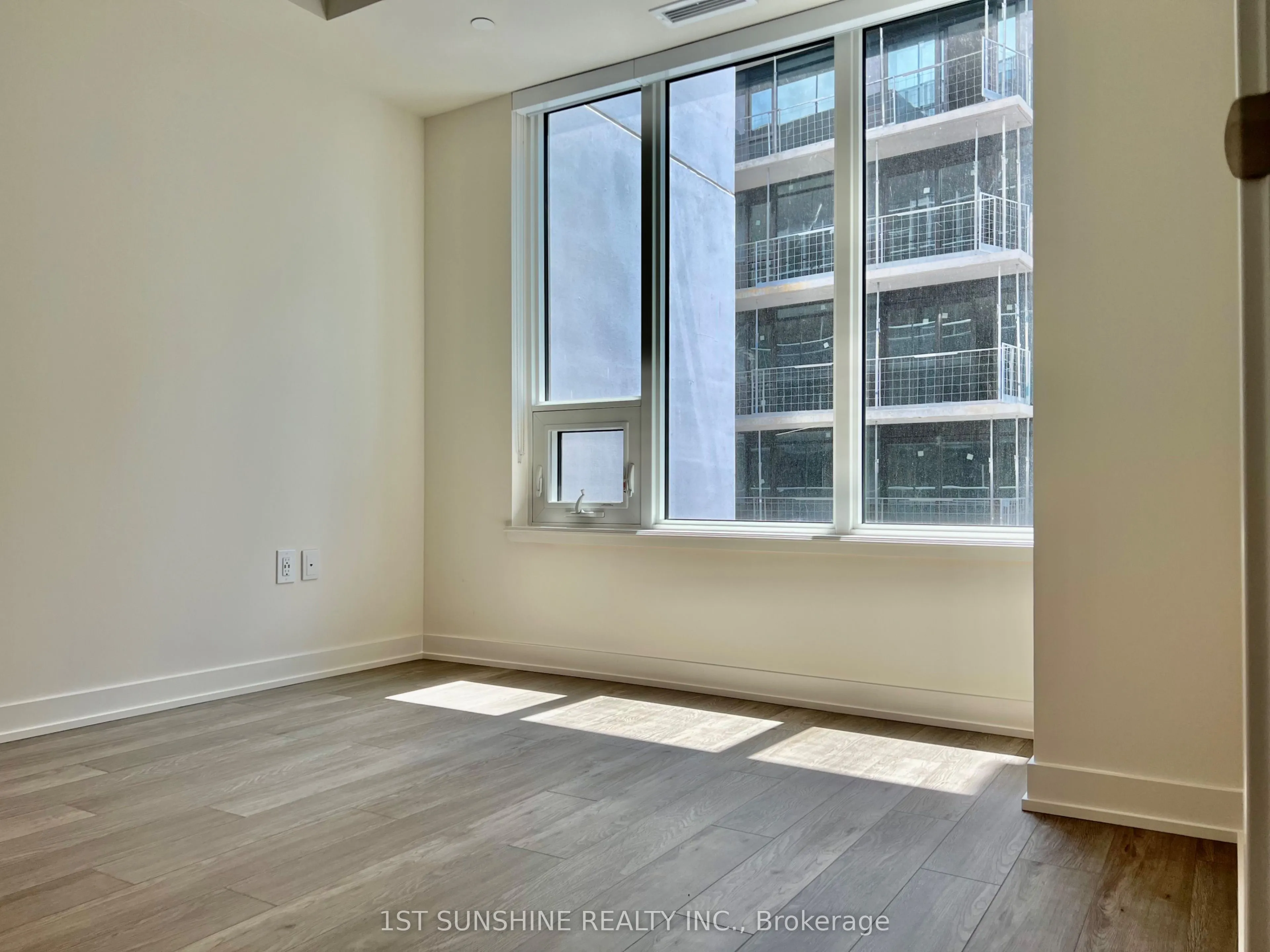 212 King William Street #1112