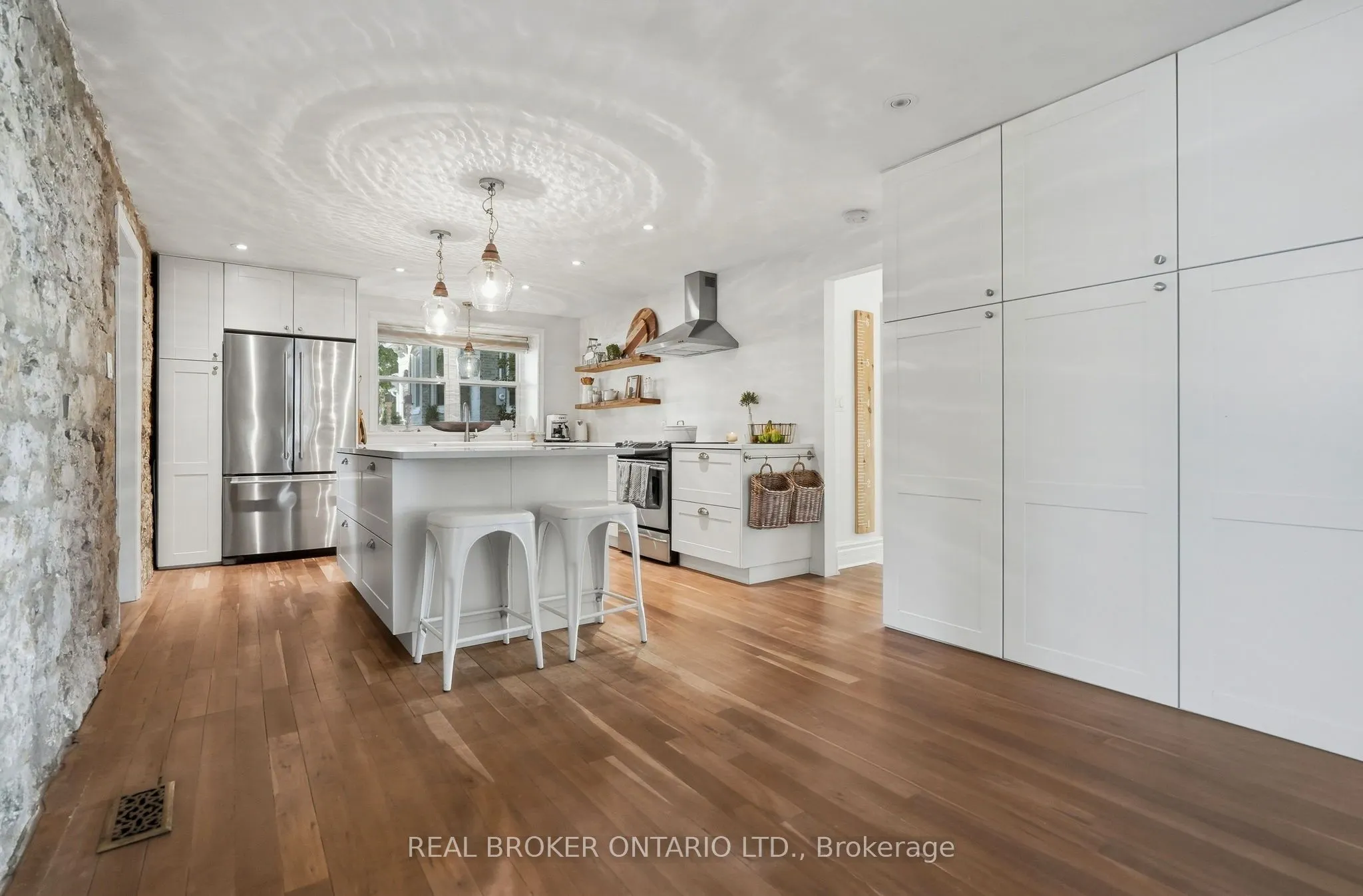 1264 Old 8 Highway