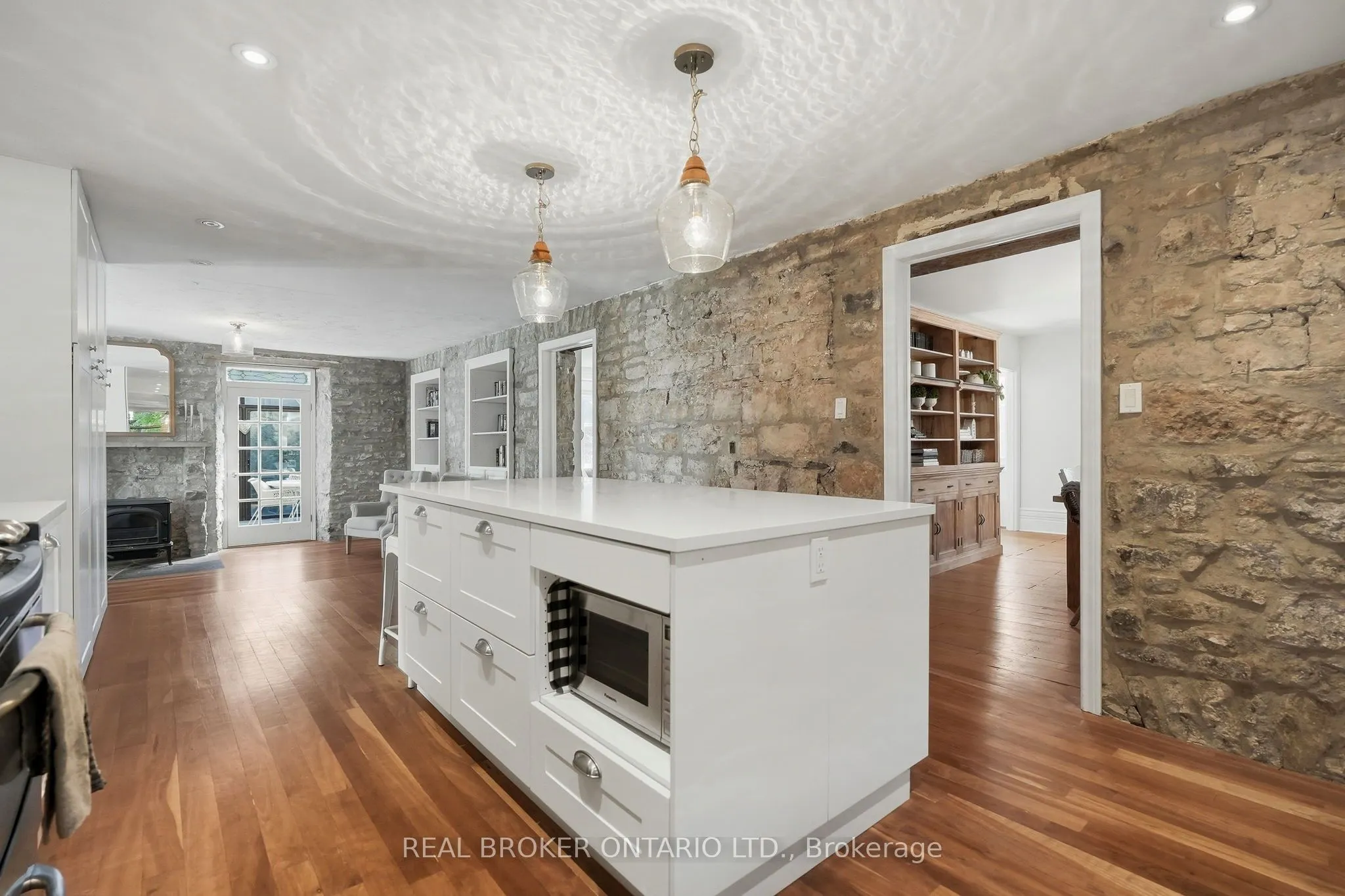 1264 Old 8 Highway
