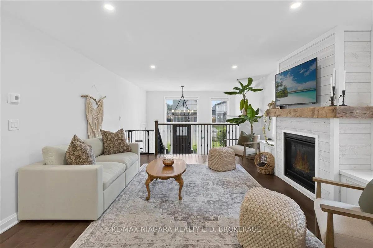 7331 Sherrilee Crescent