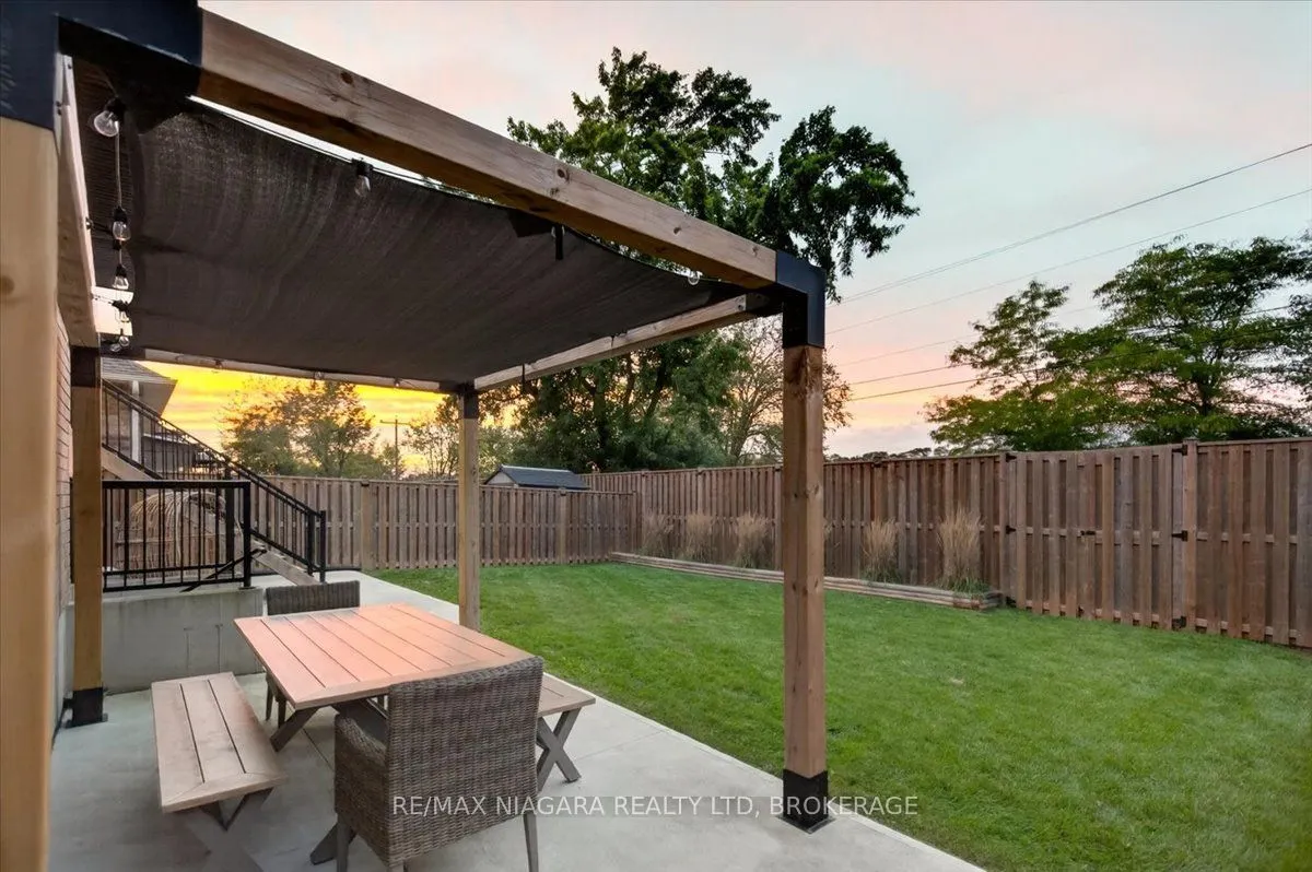 7331 Sherrilee Crescent