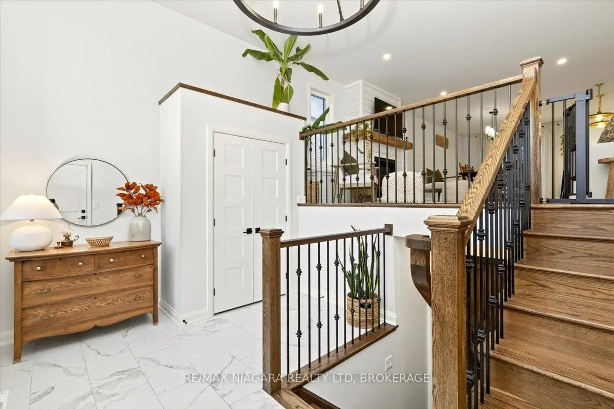 7331 Sherrilee Crescent