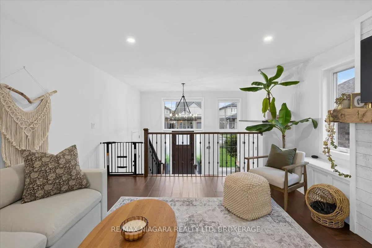 7331 Sherrilee Crescent