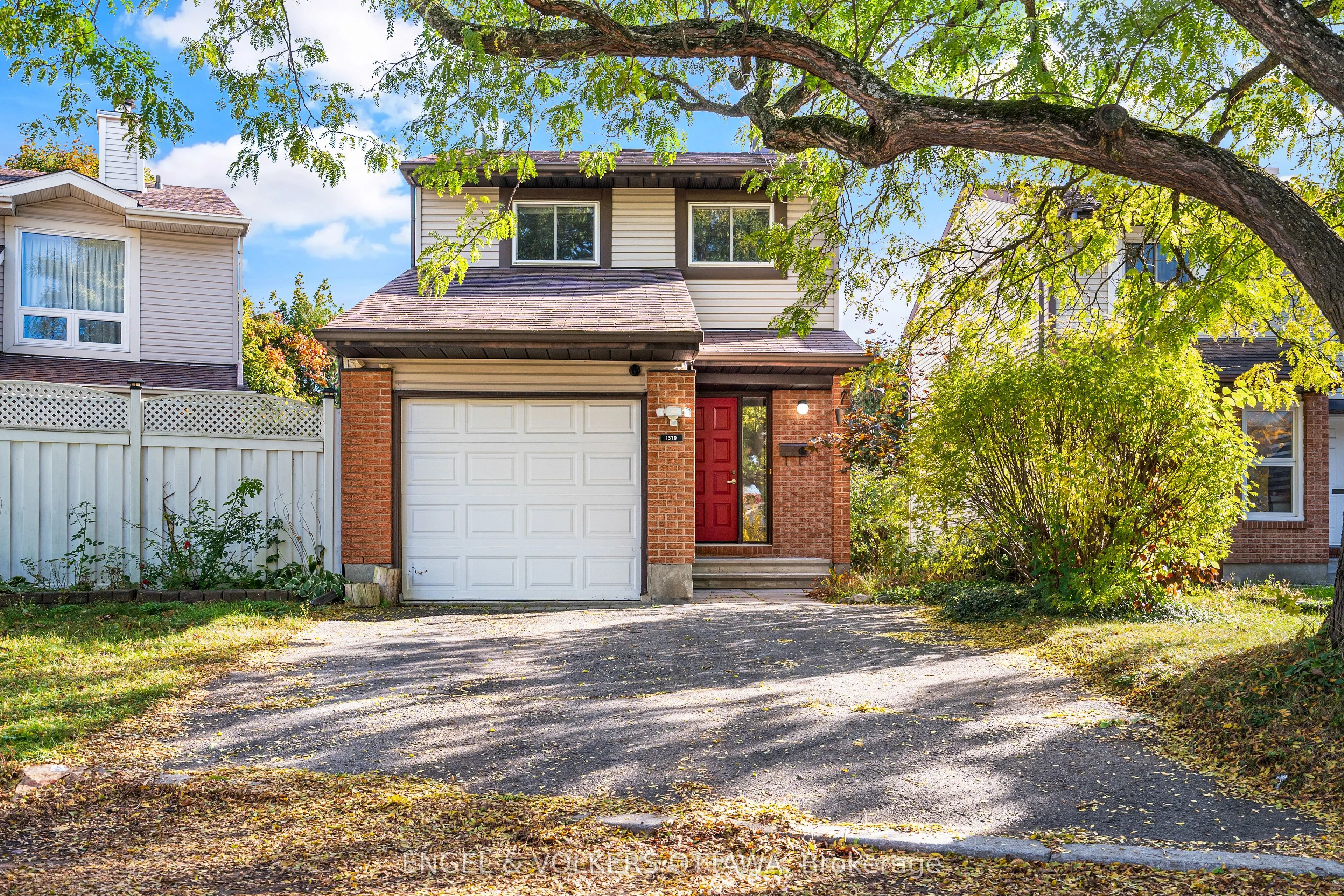 1379 Ambridge Way