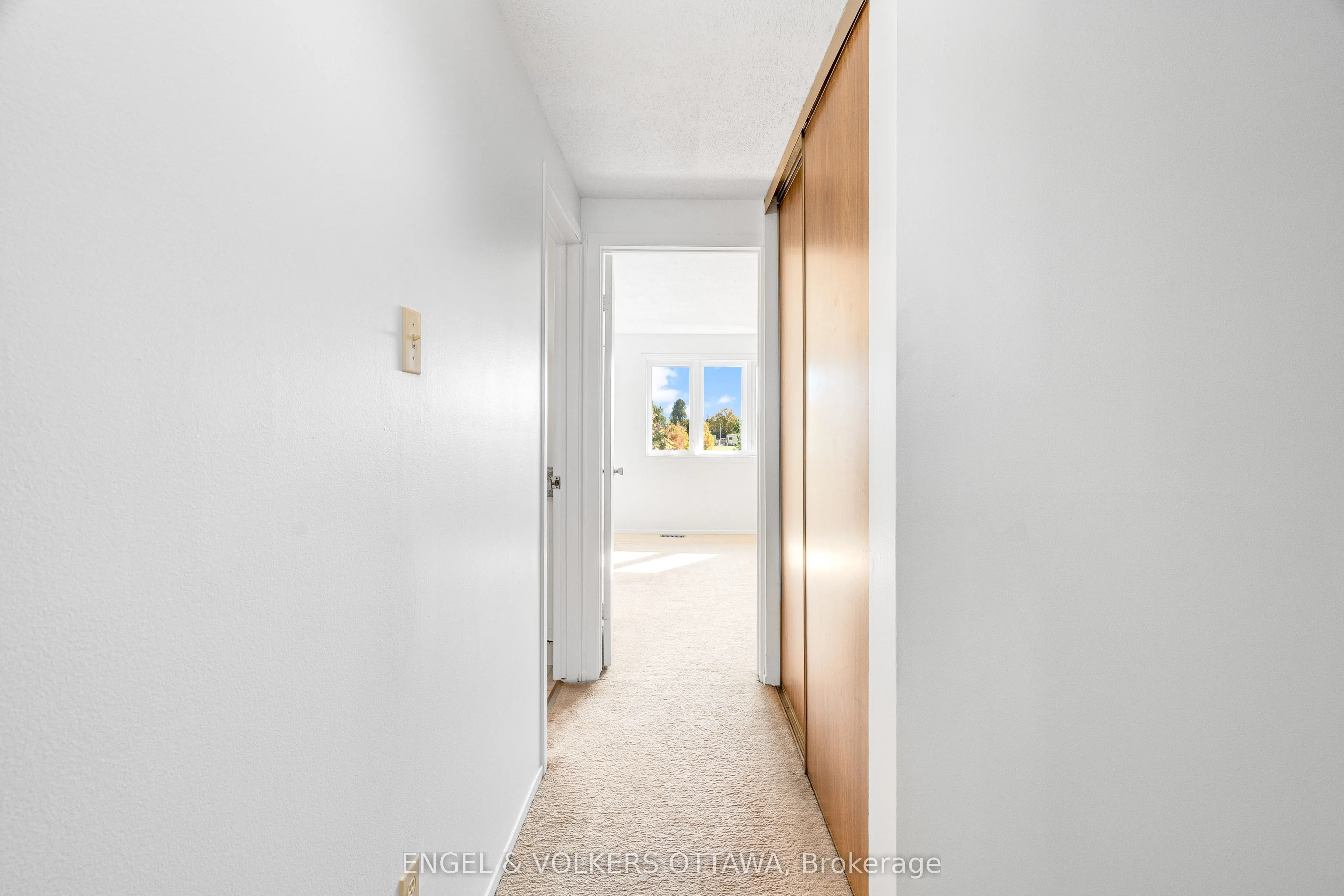 1379 Ambridge Way