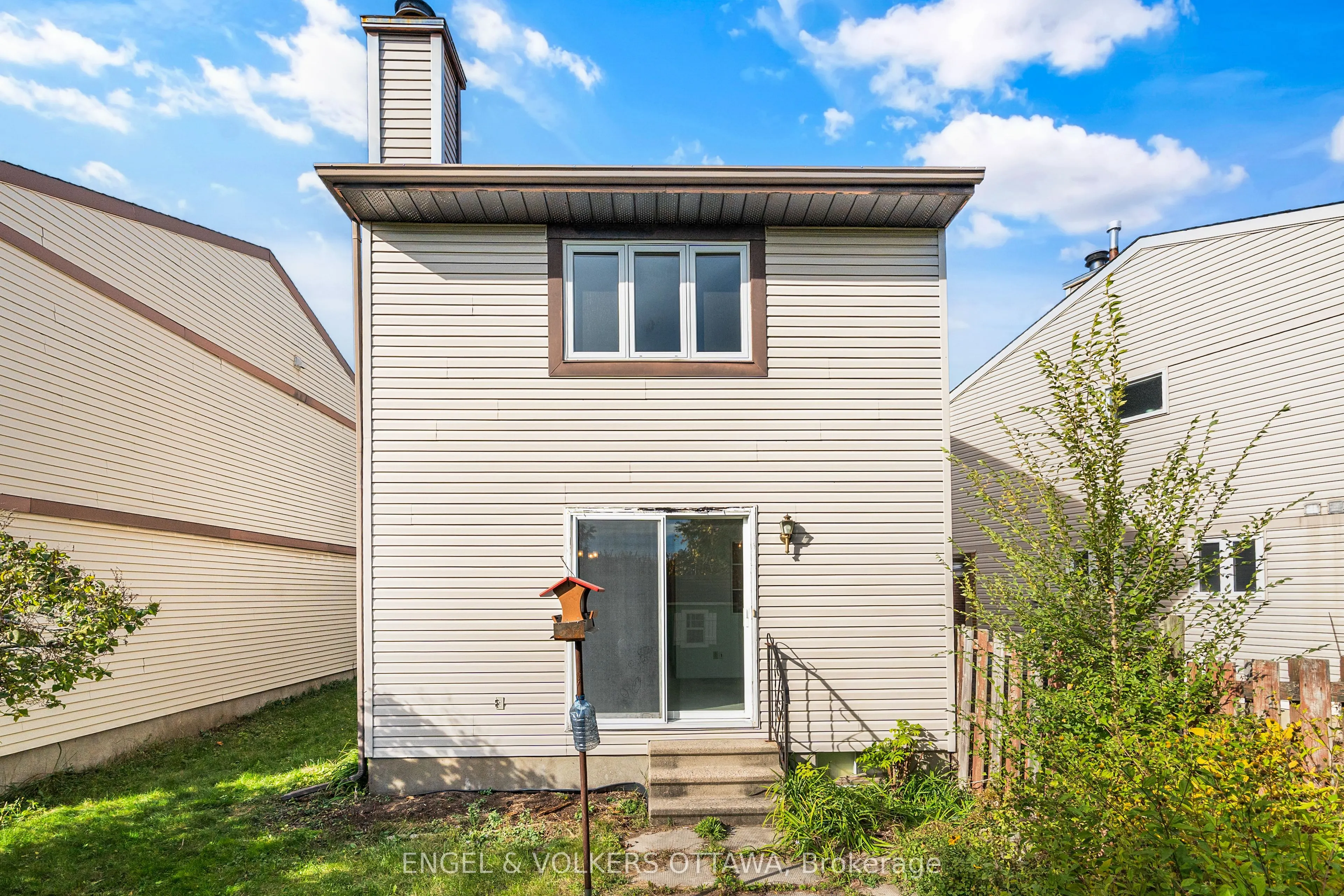 1379 Ambridge Way