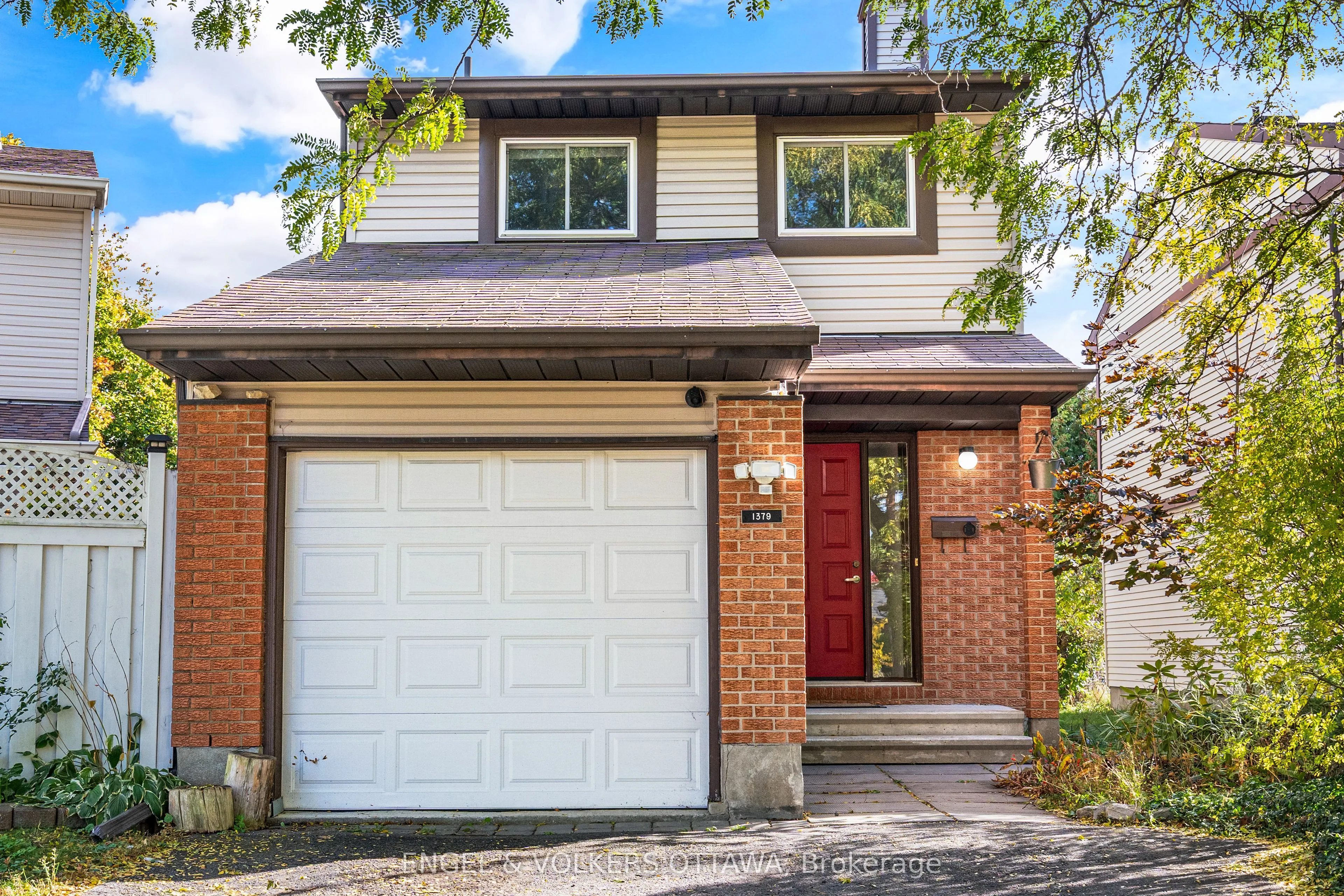 1379 Ambridge Way