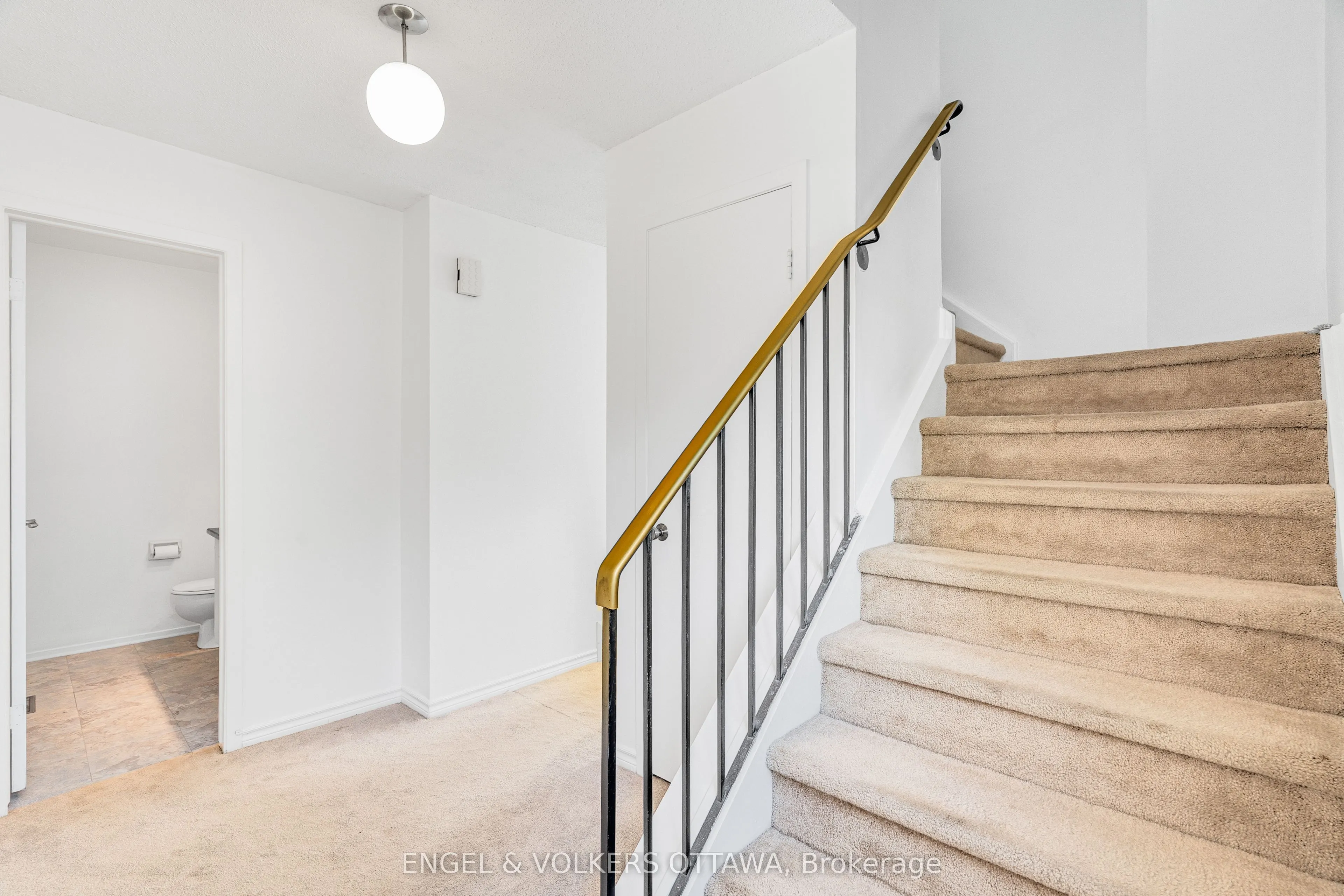 1379 Ambridge Way