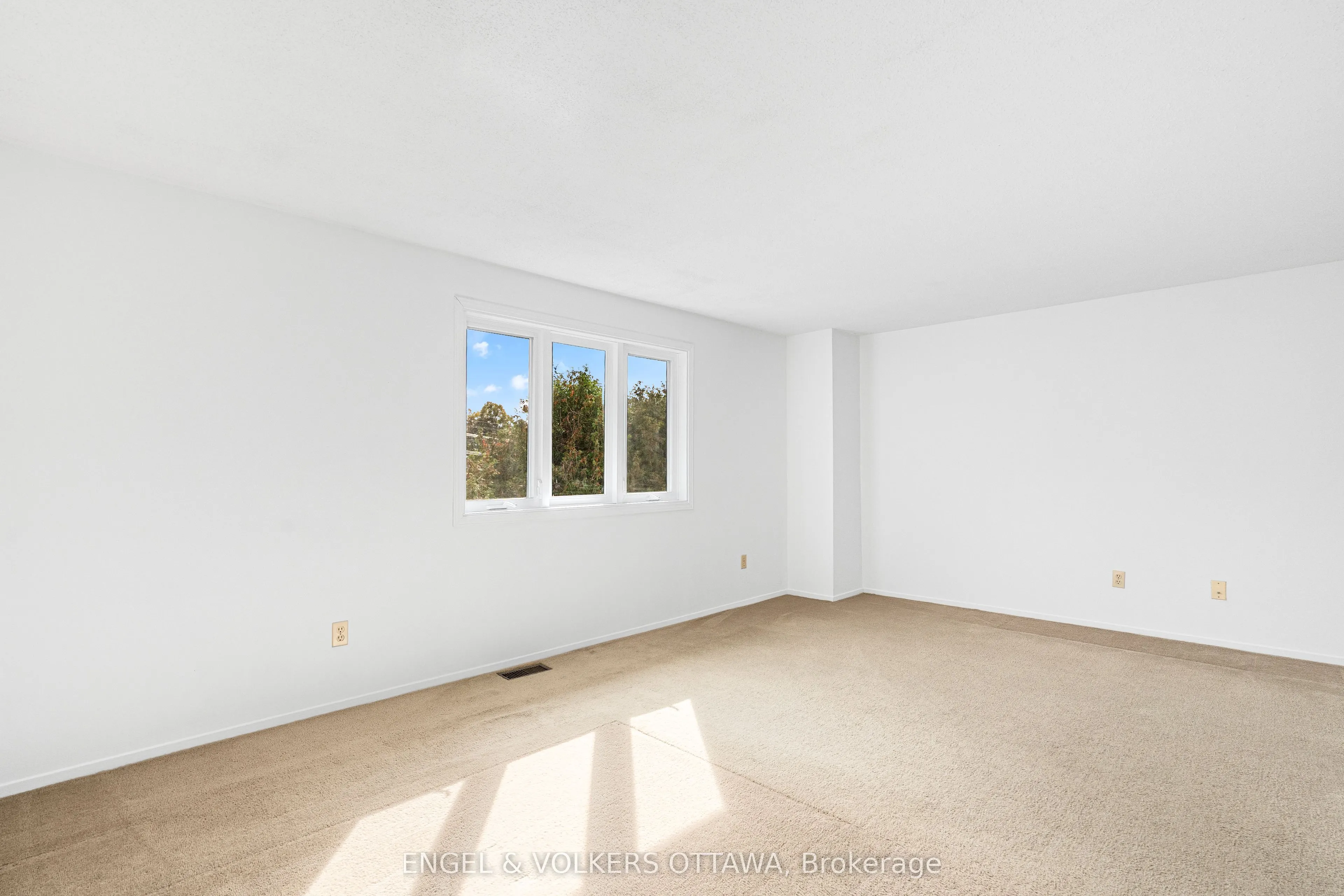 1379 Ambridge Way