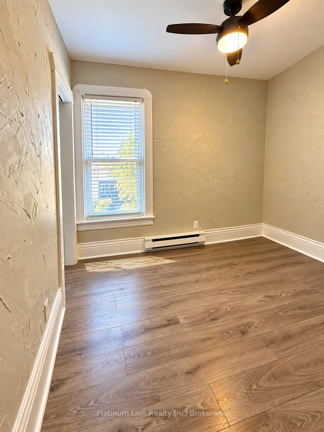 25 Sugarloaf Street #4B