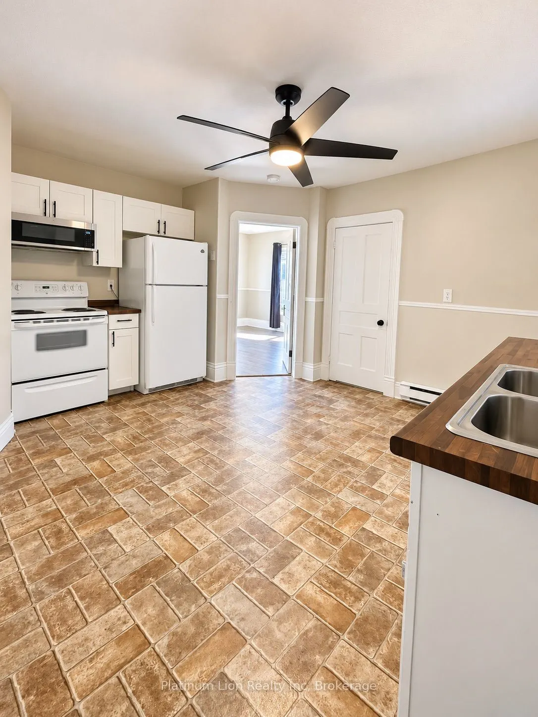 25 Sugarloaf Street #4B
