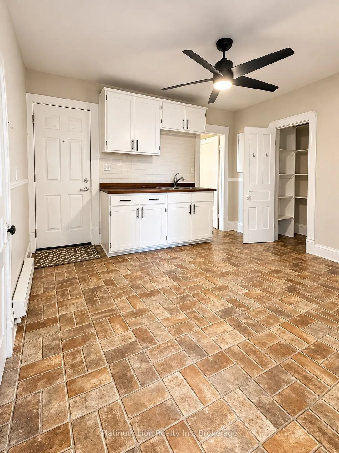 25 Sugarloaf Street #4B