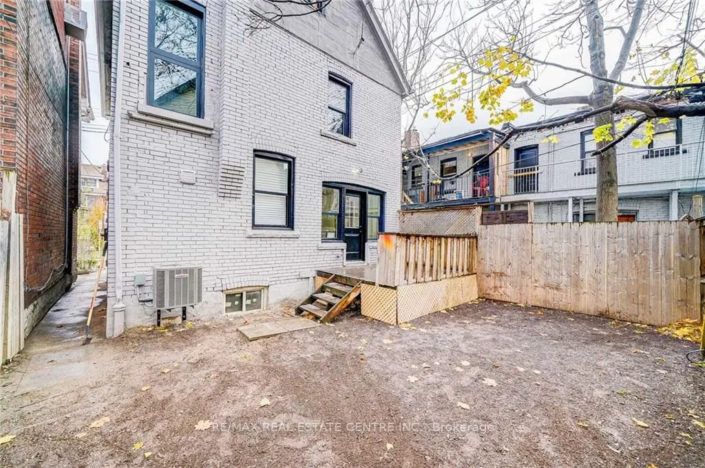 9 Gibson Avenue