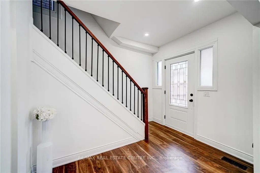 9 Gibson Avenue