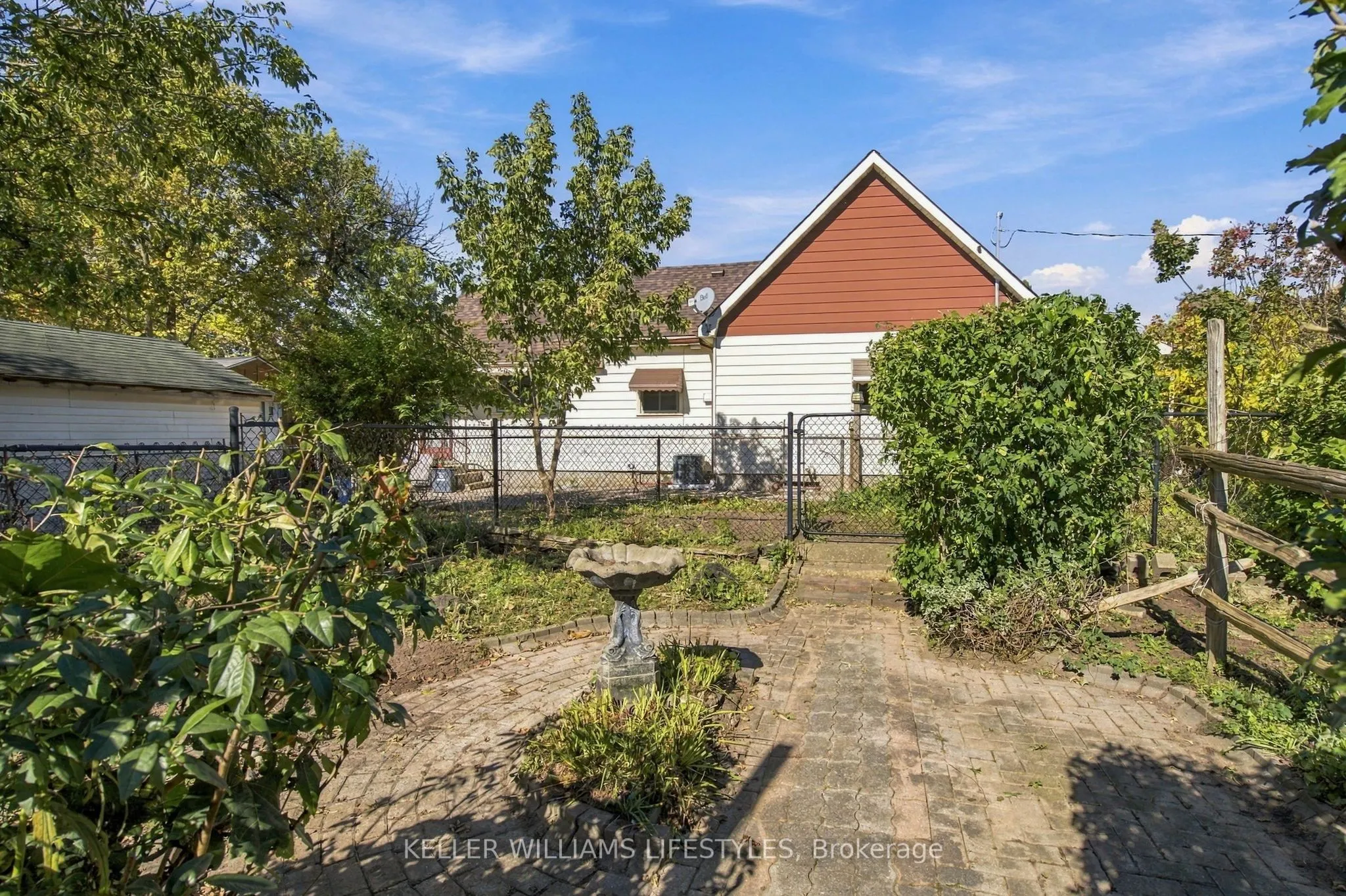 96 Dakin Street