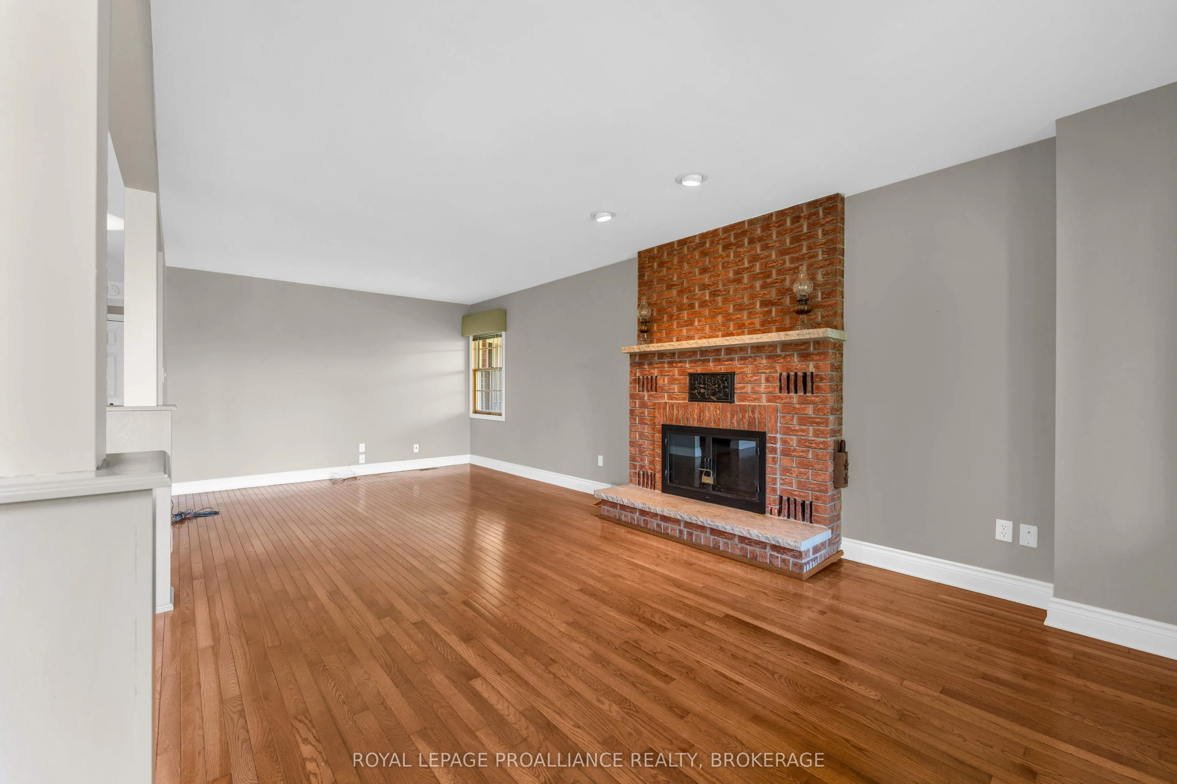 702 Parkside Crescent