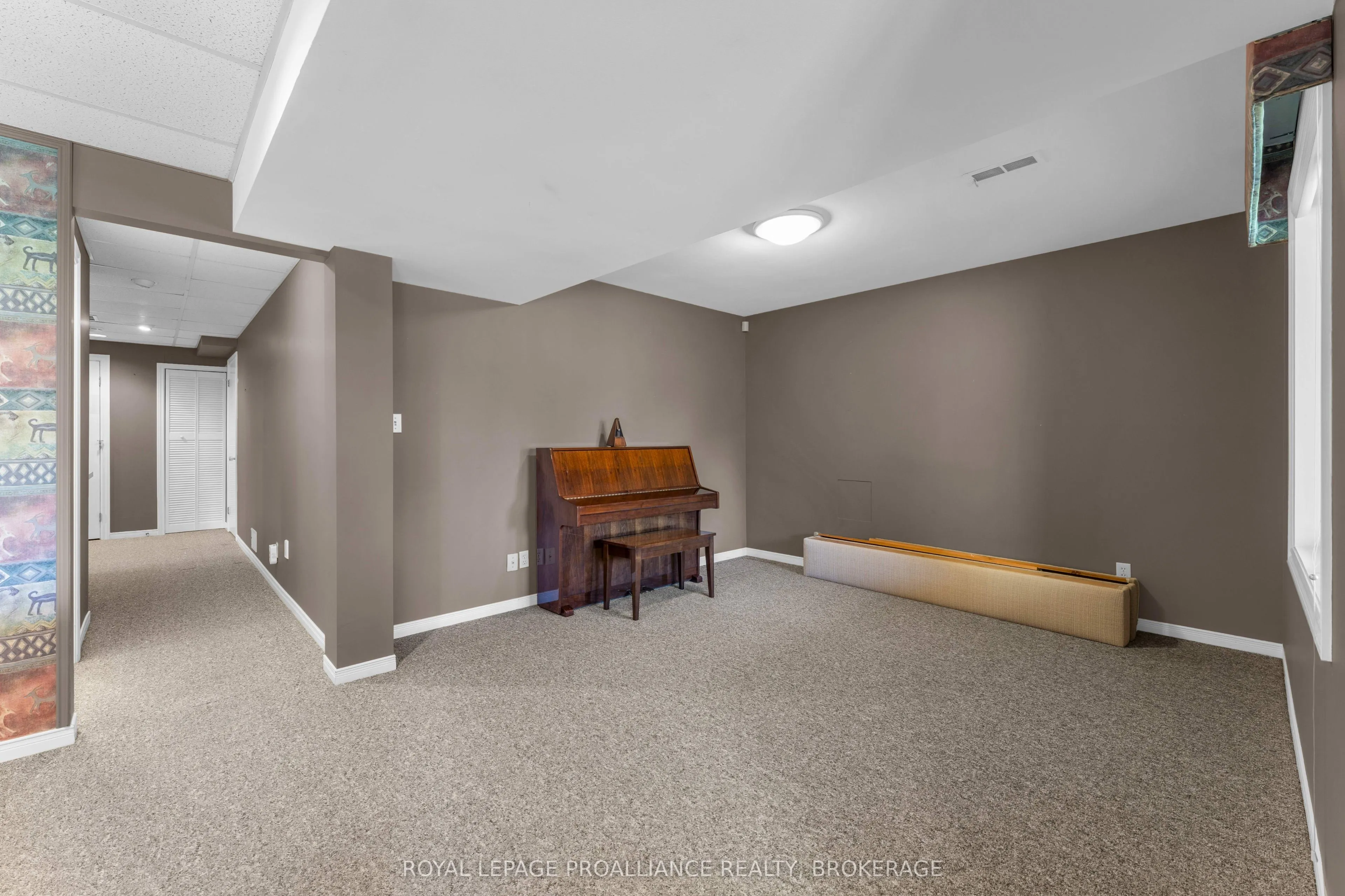 702 Parkside Crescent