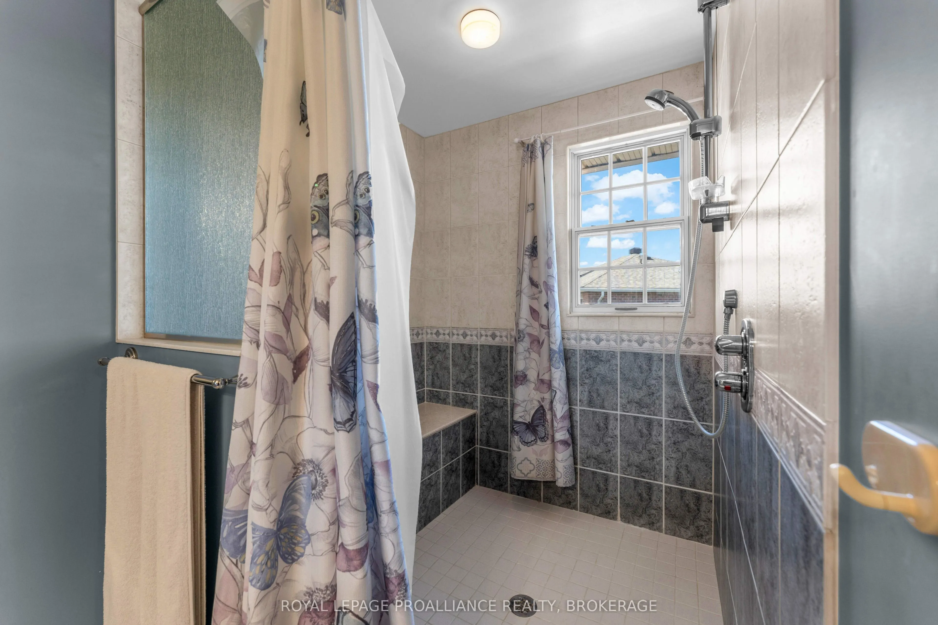 702 Parkside Crescent