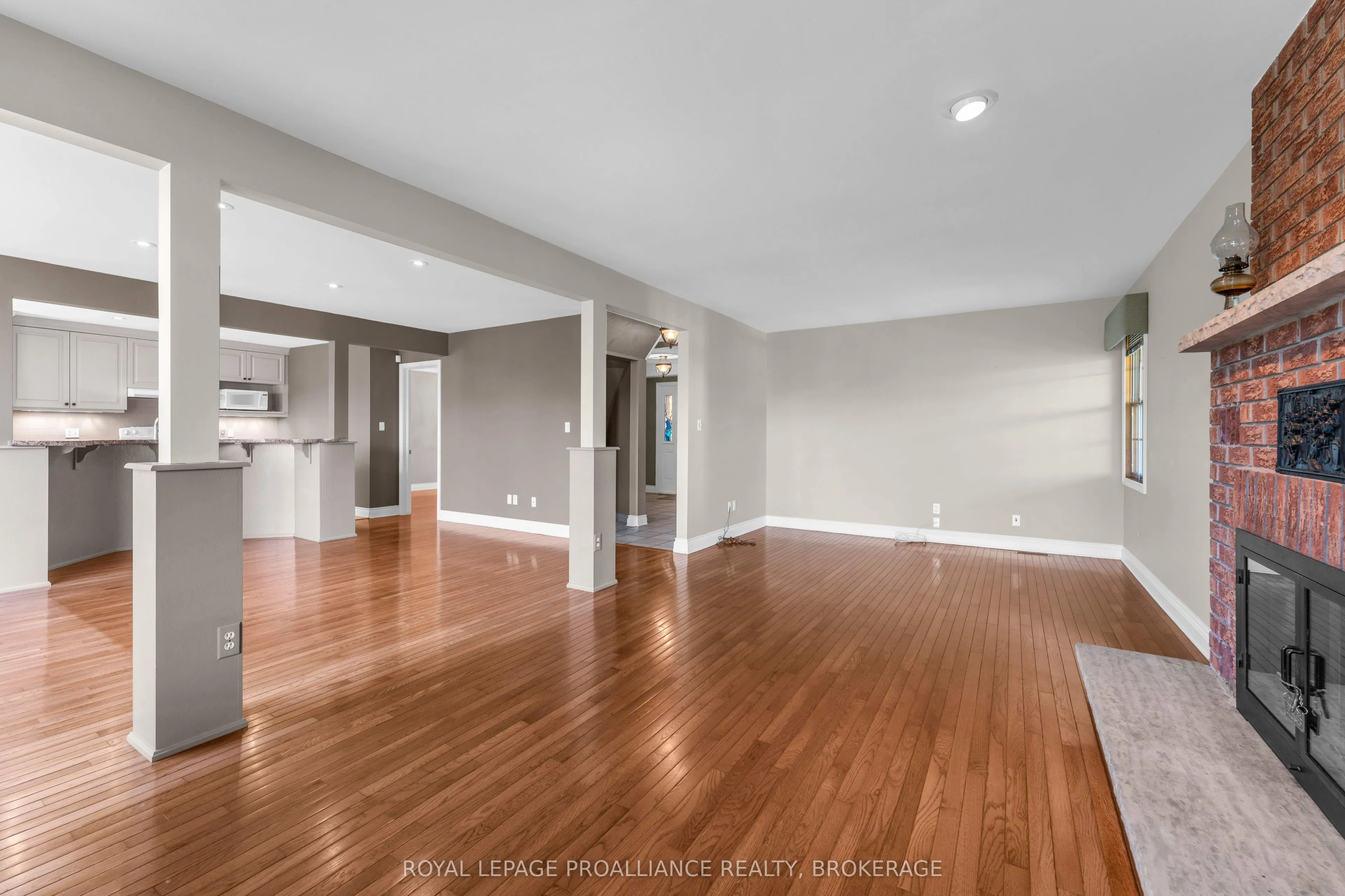 702 Parkside Crescent