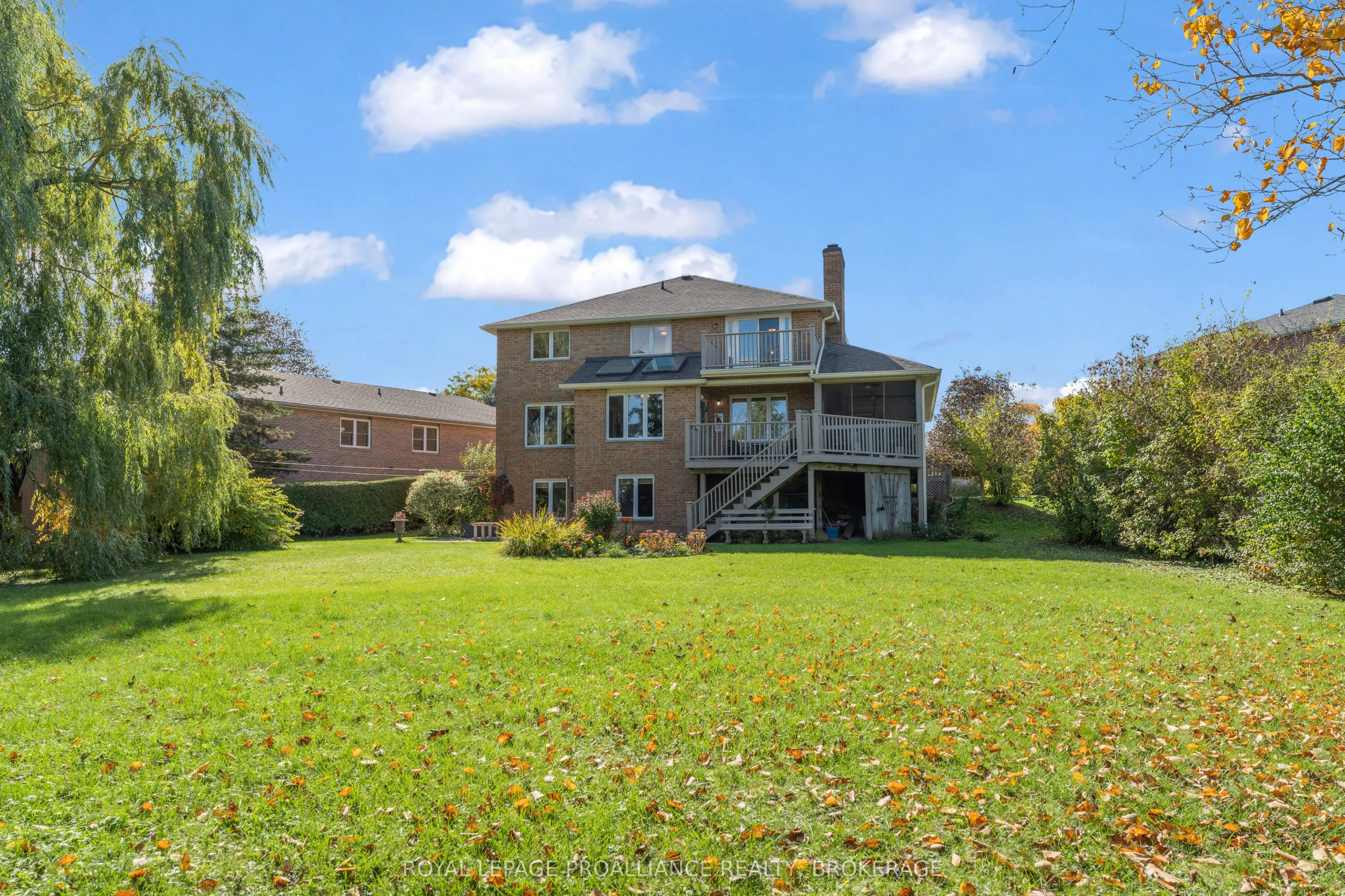 702 Parkside Crescent
