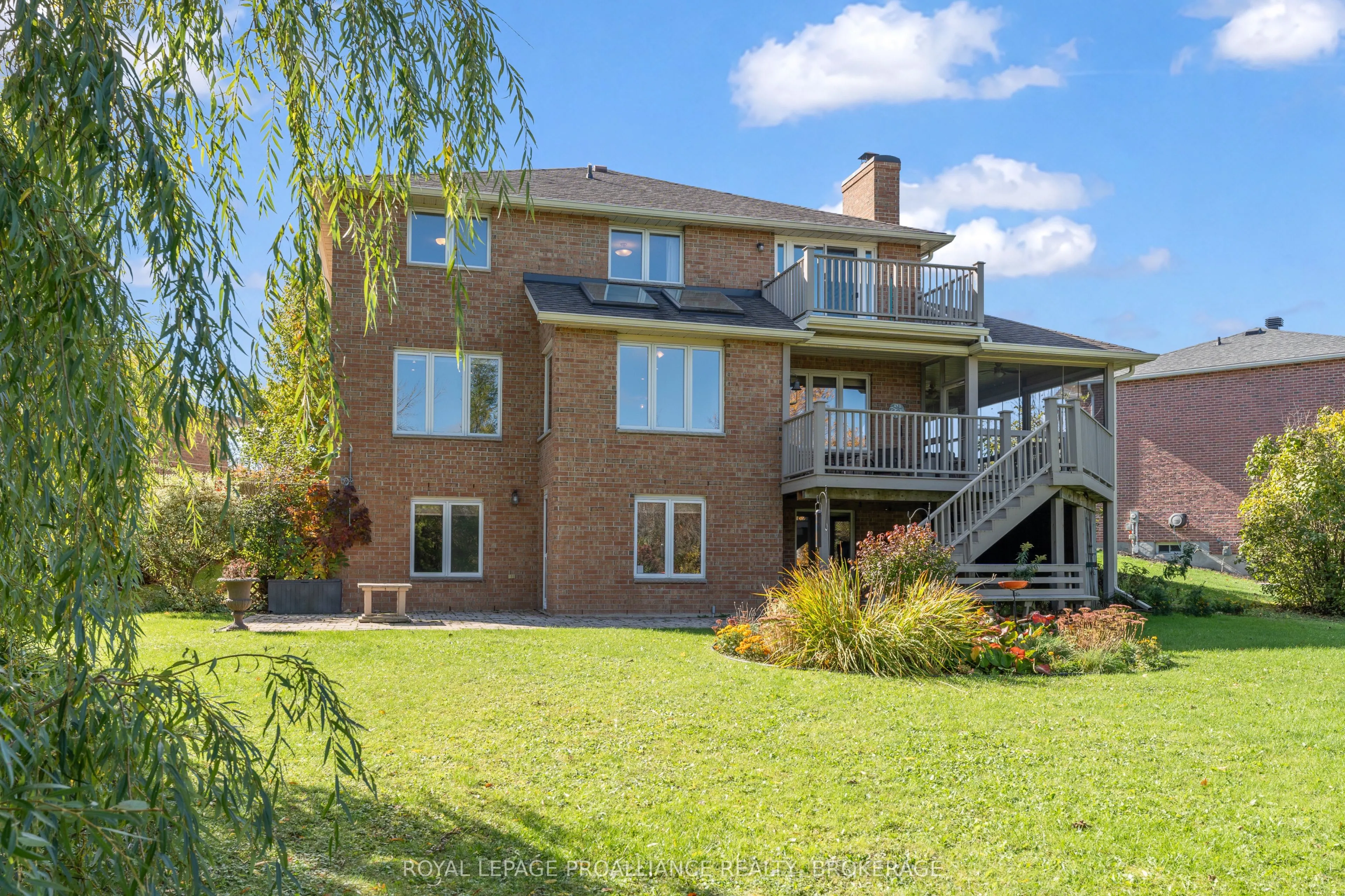 702 Parkside Crescent