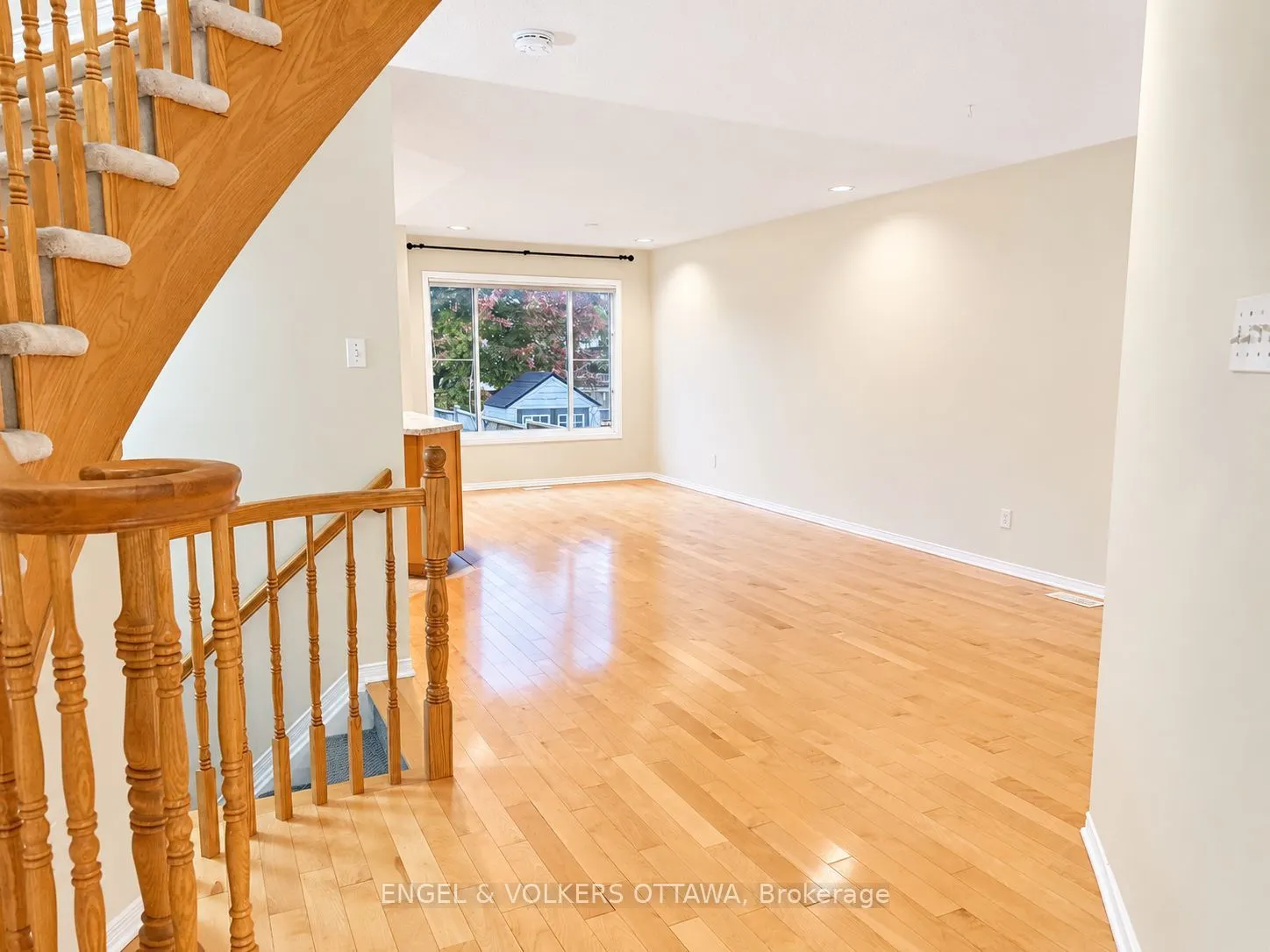 124 Landover Crescent