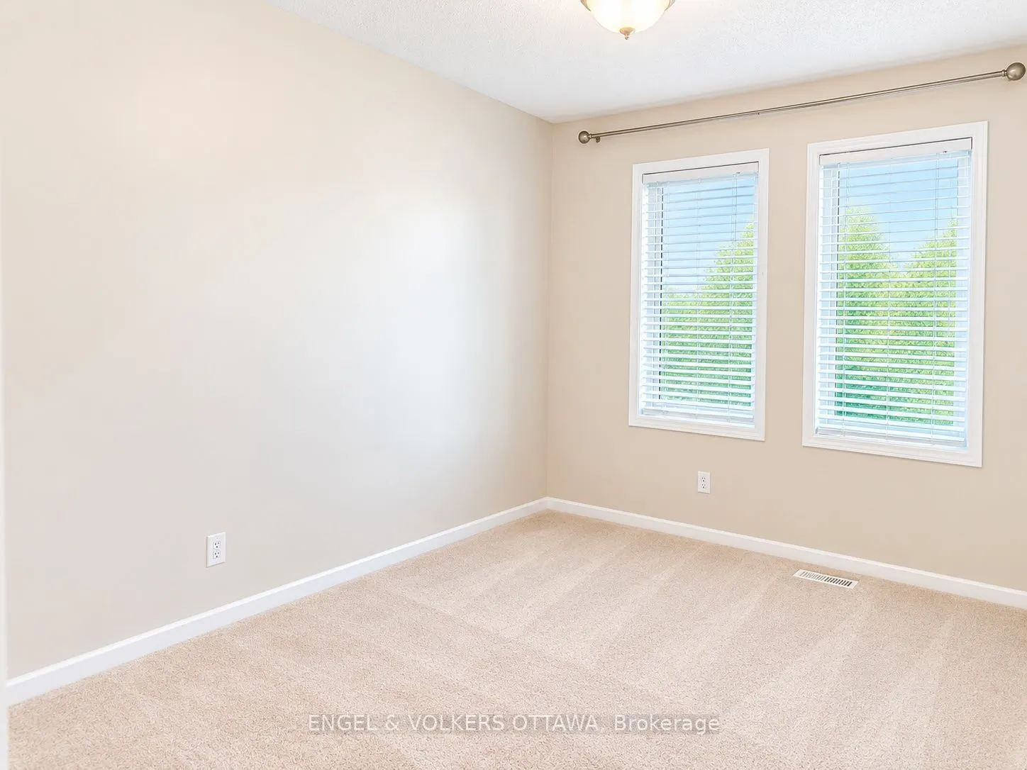 124 Landover Crescent