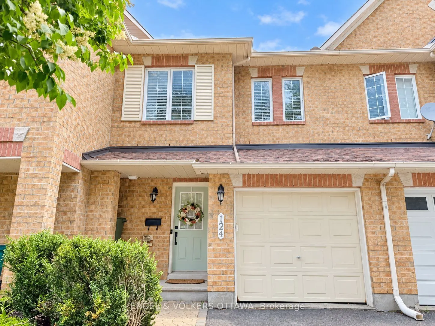 124 Landover Crescent