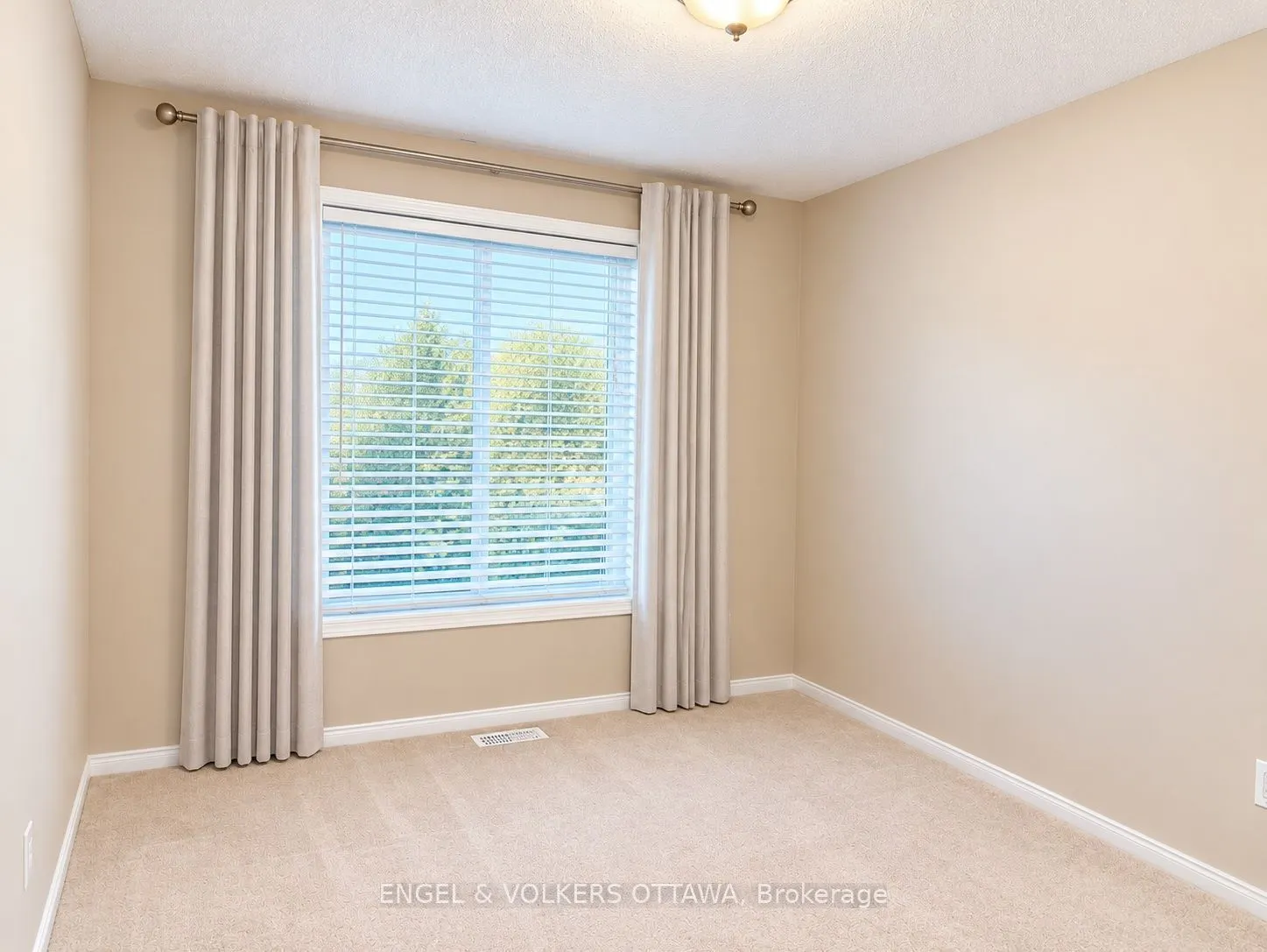 124 Landover Crescent