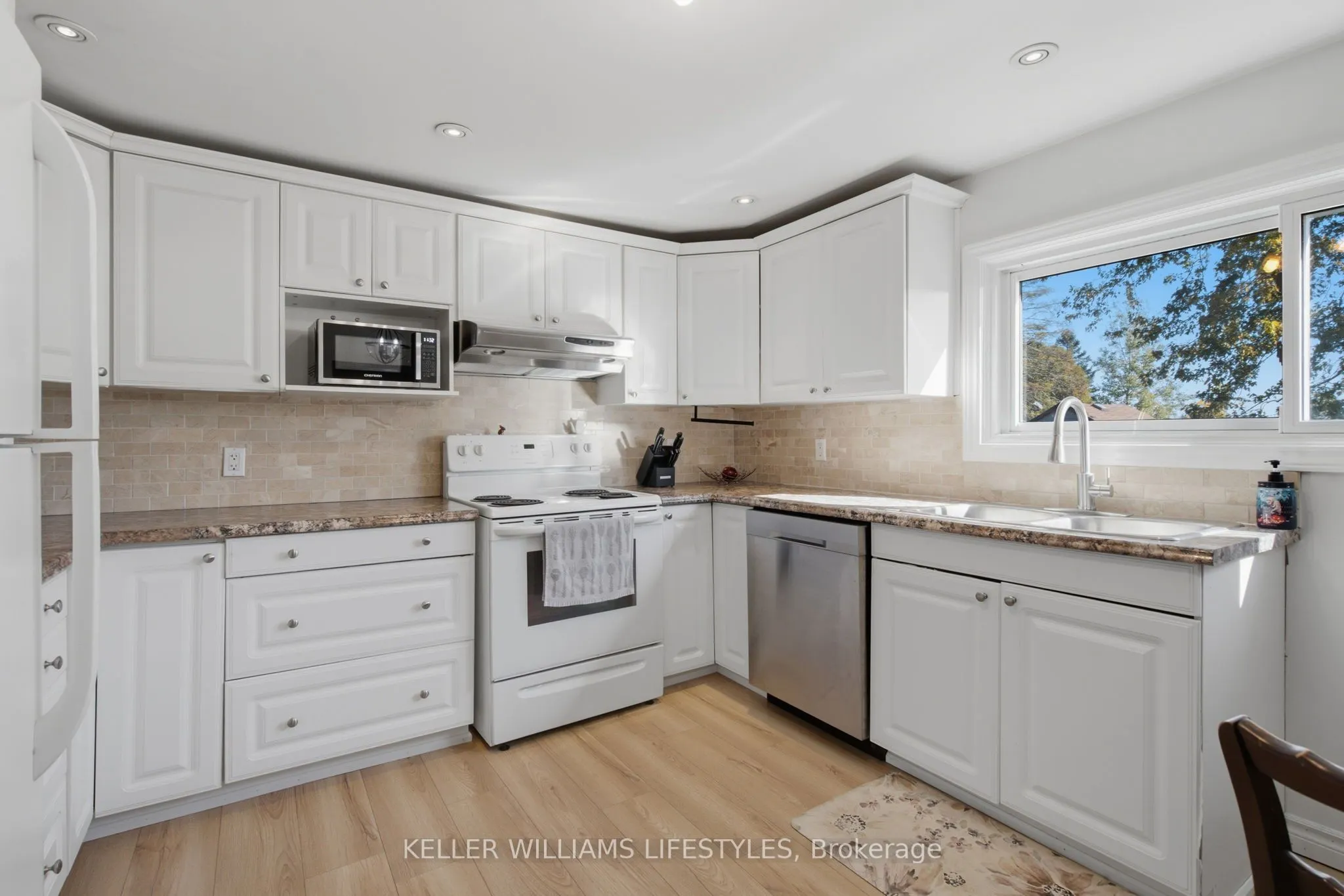 7512 FAIRVIEW Road