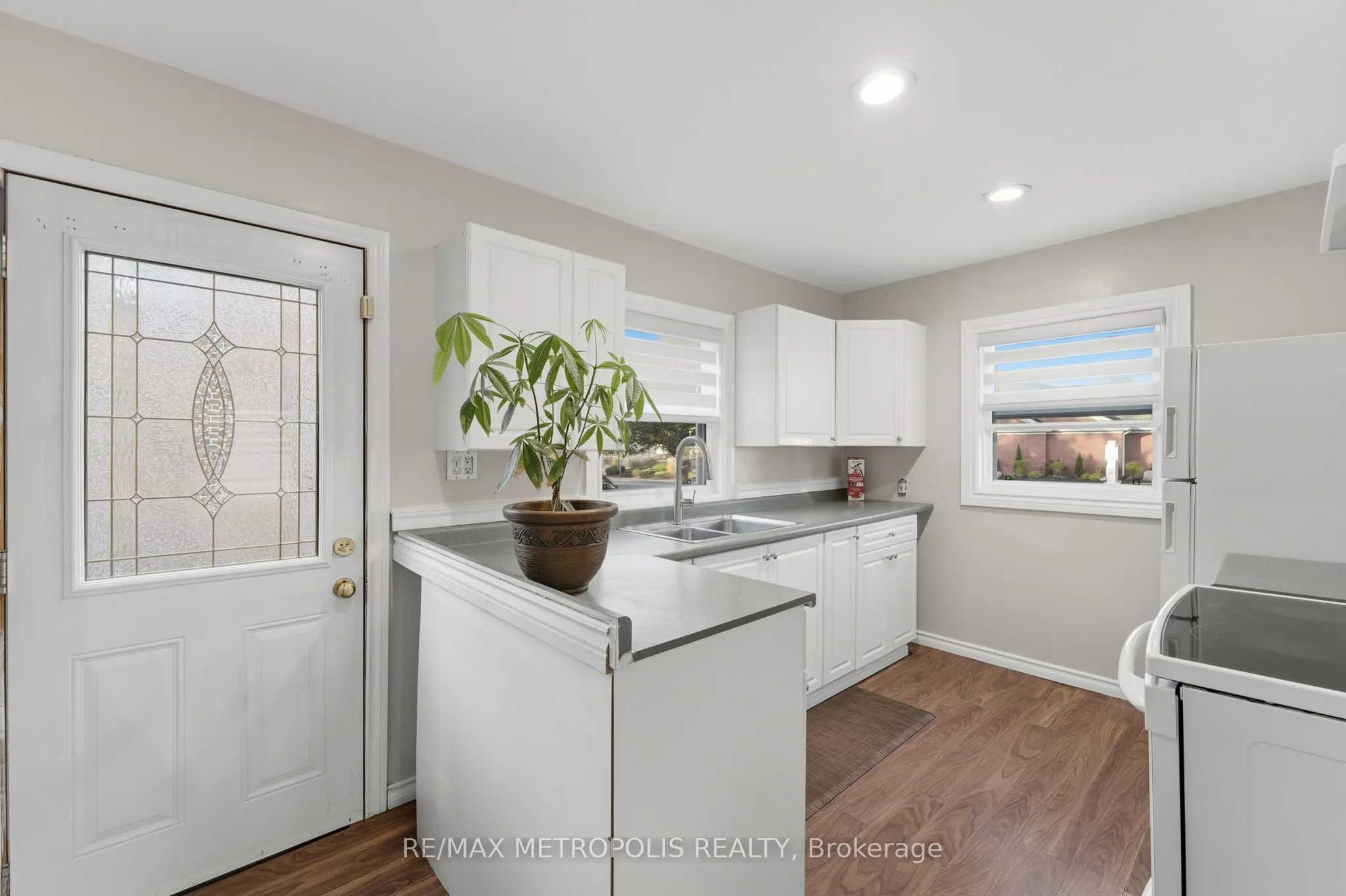 56 Charing Cross Street #Main Fl