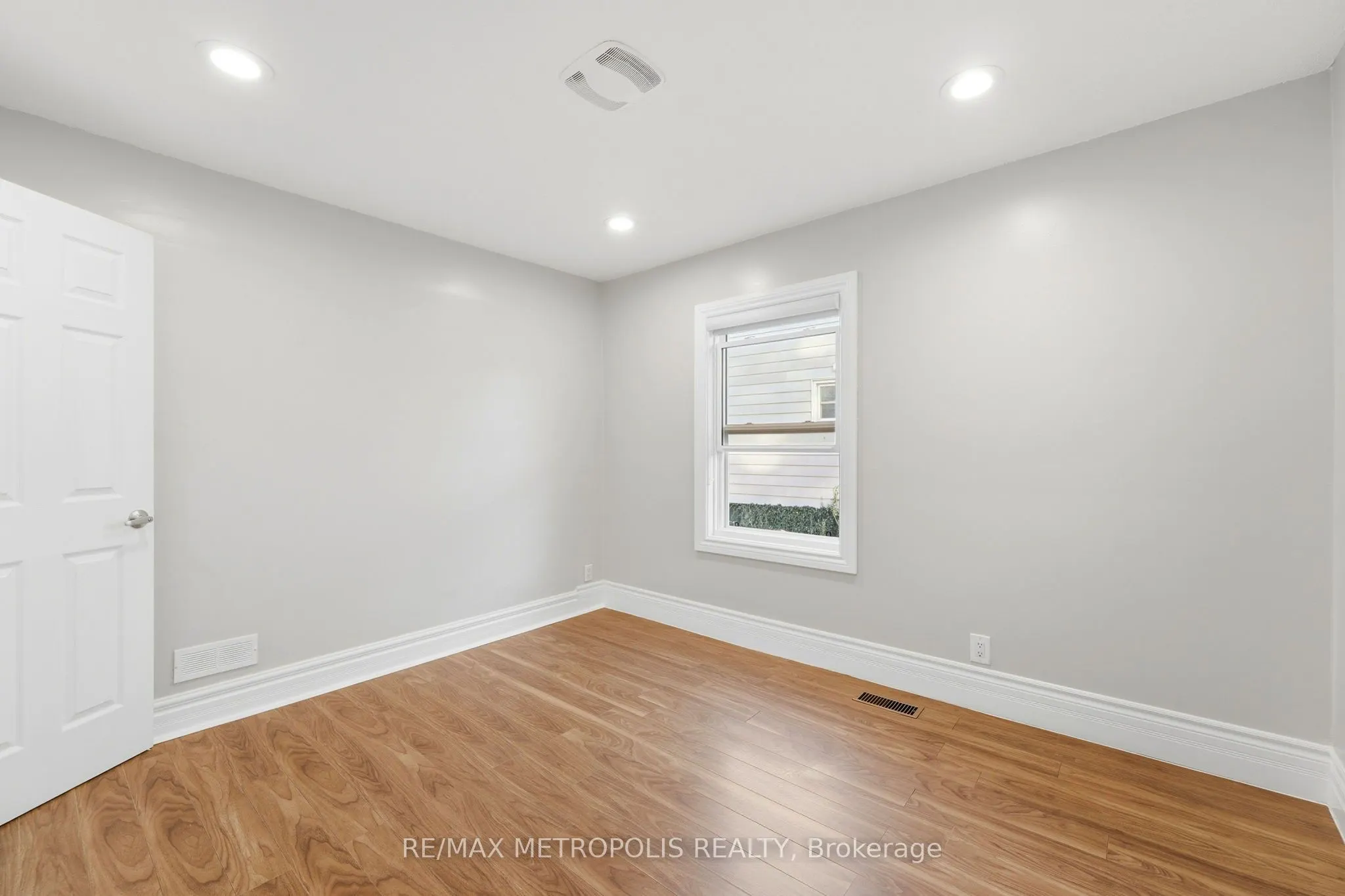 56 Charing Cross Street #Main Fl