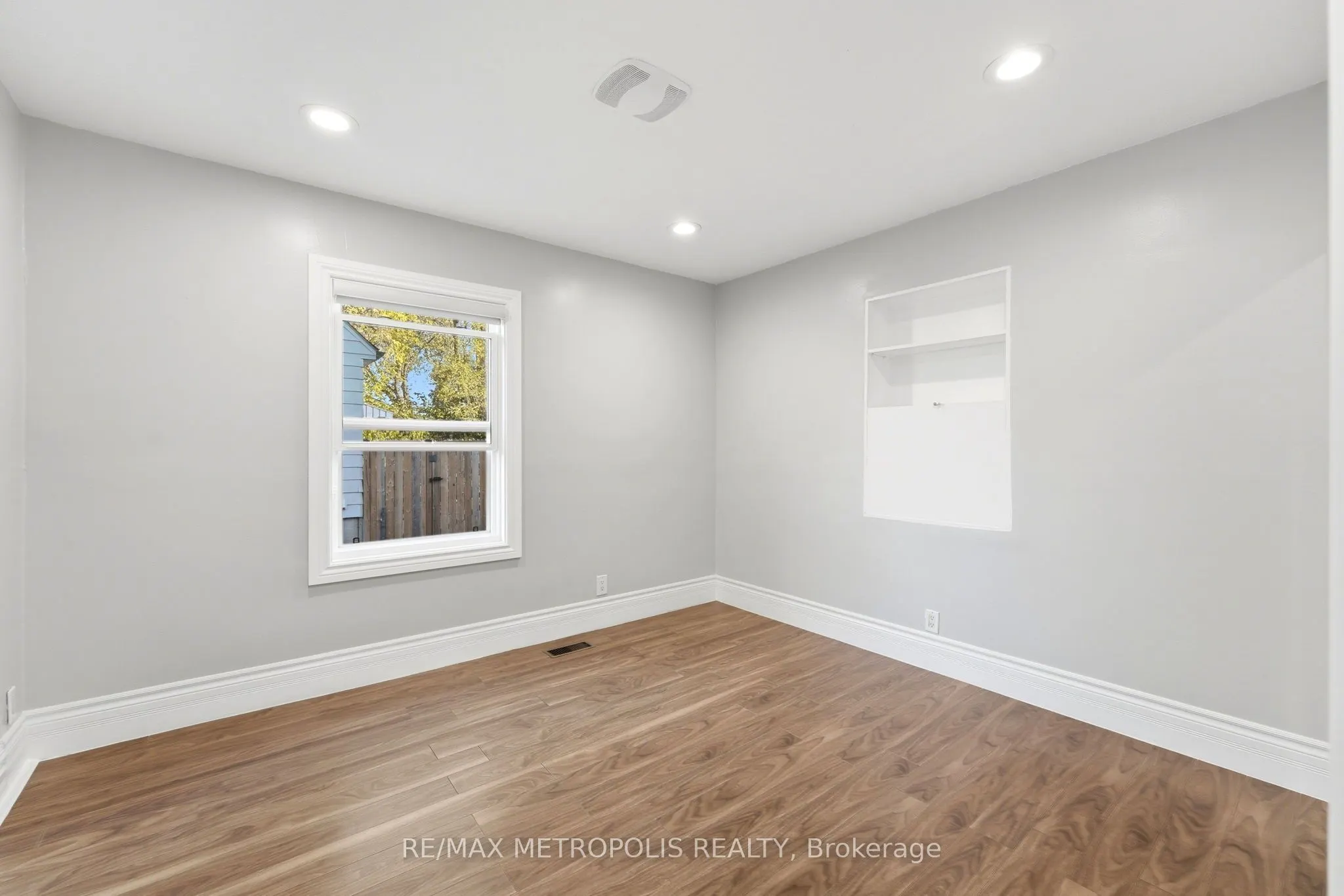 56 Charing Cross Street #Main Fl