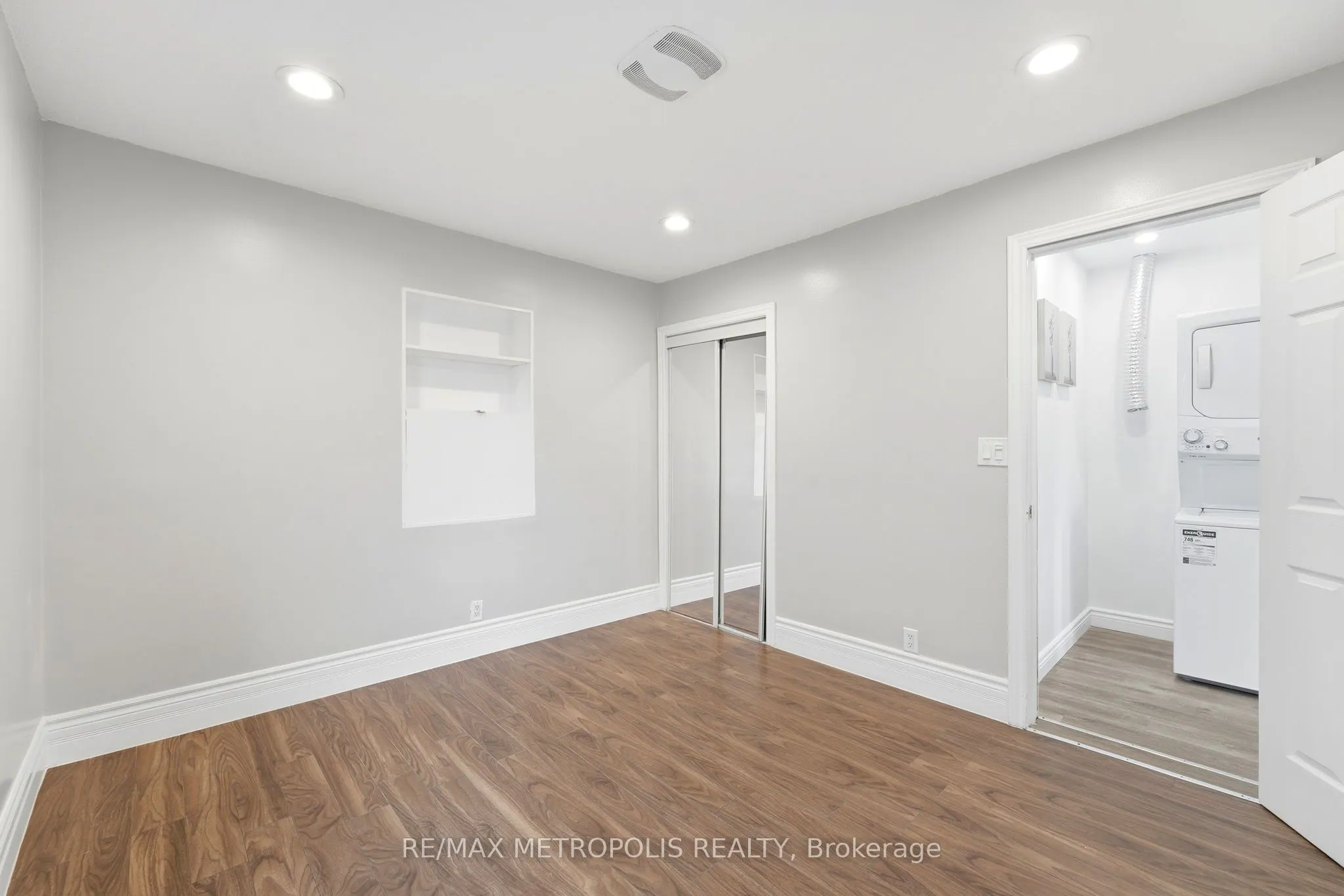 56 Charing Cross Street #Main Fl
